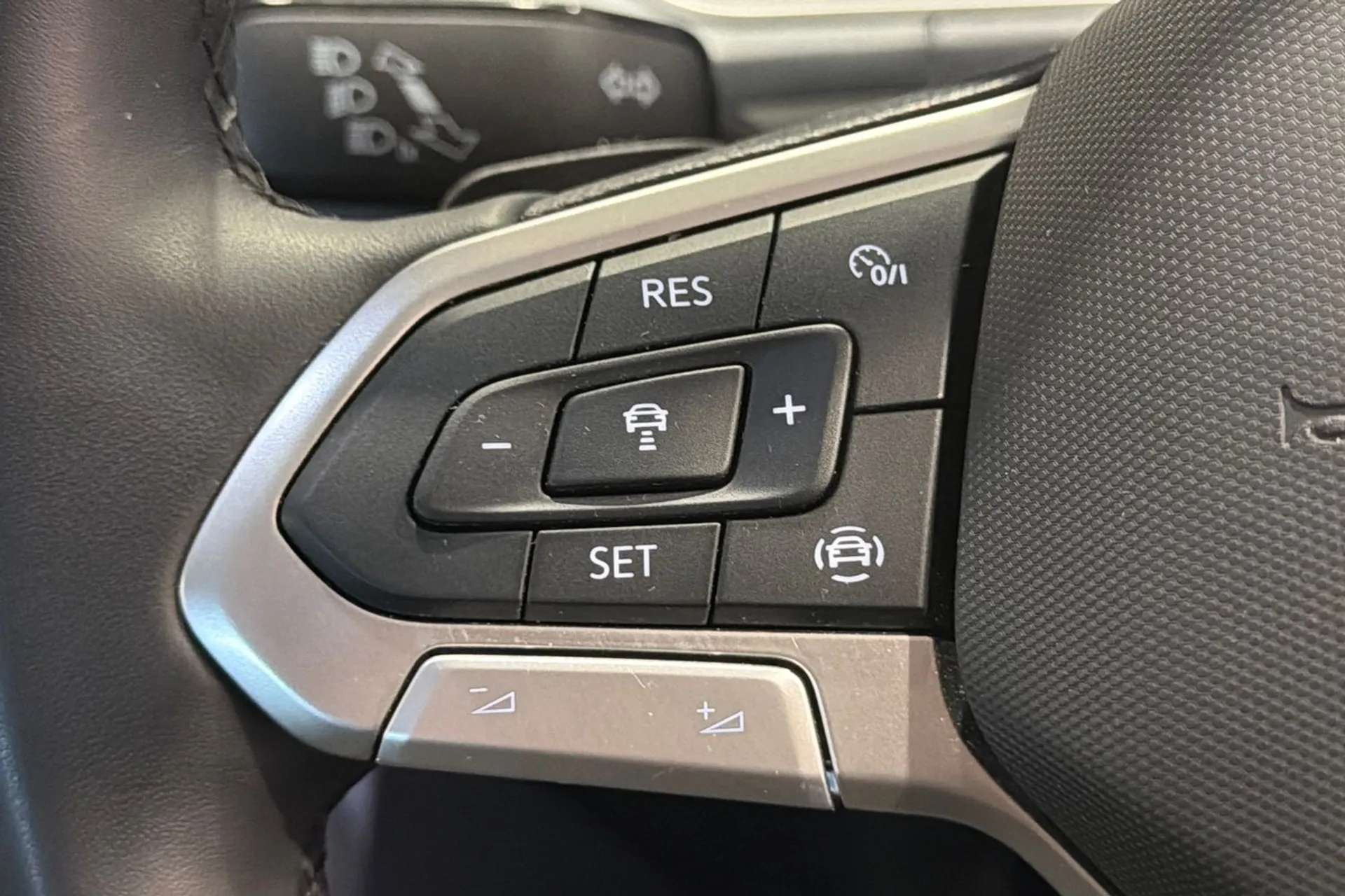 2023 VOLKSWAGEN T-ROC 2023 VOLKSWAGEN T-ROC