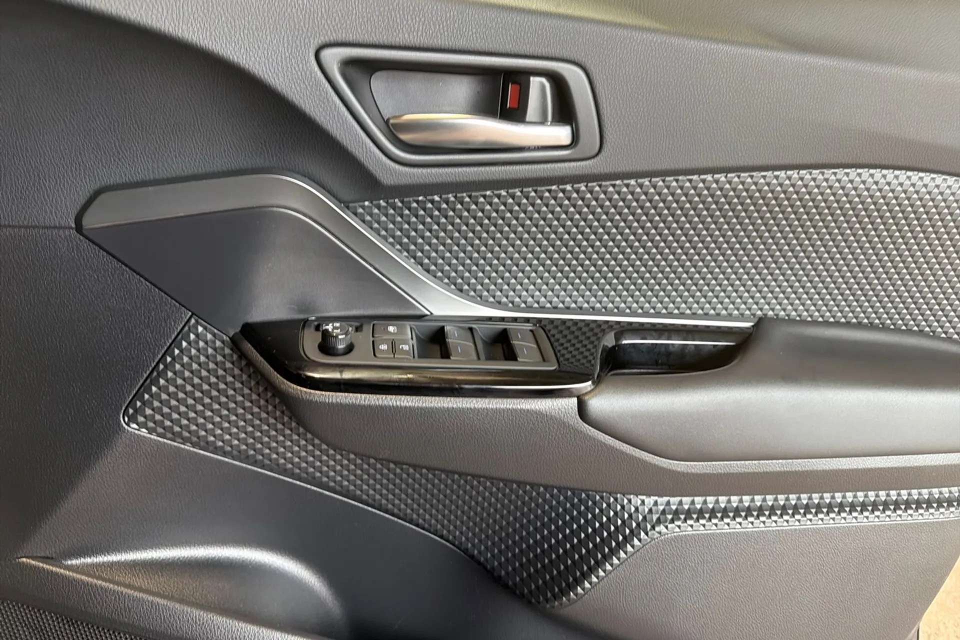 2023 TOYOTA C-HR 2023 TOYOTA C-HR