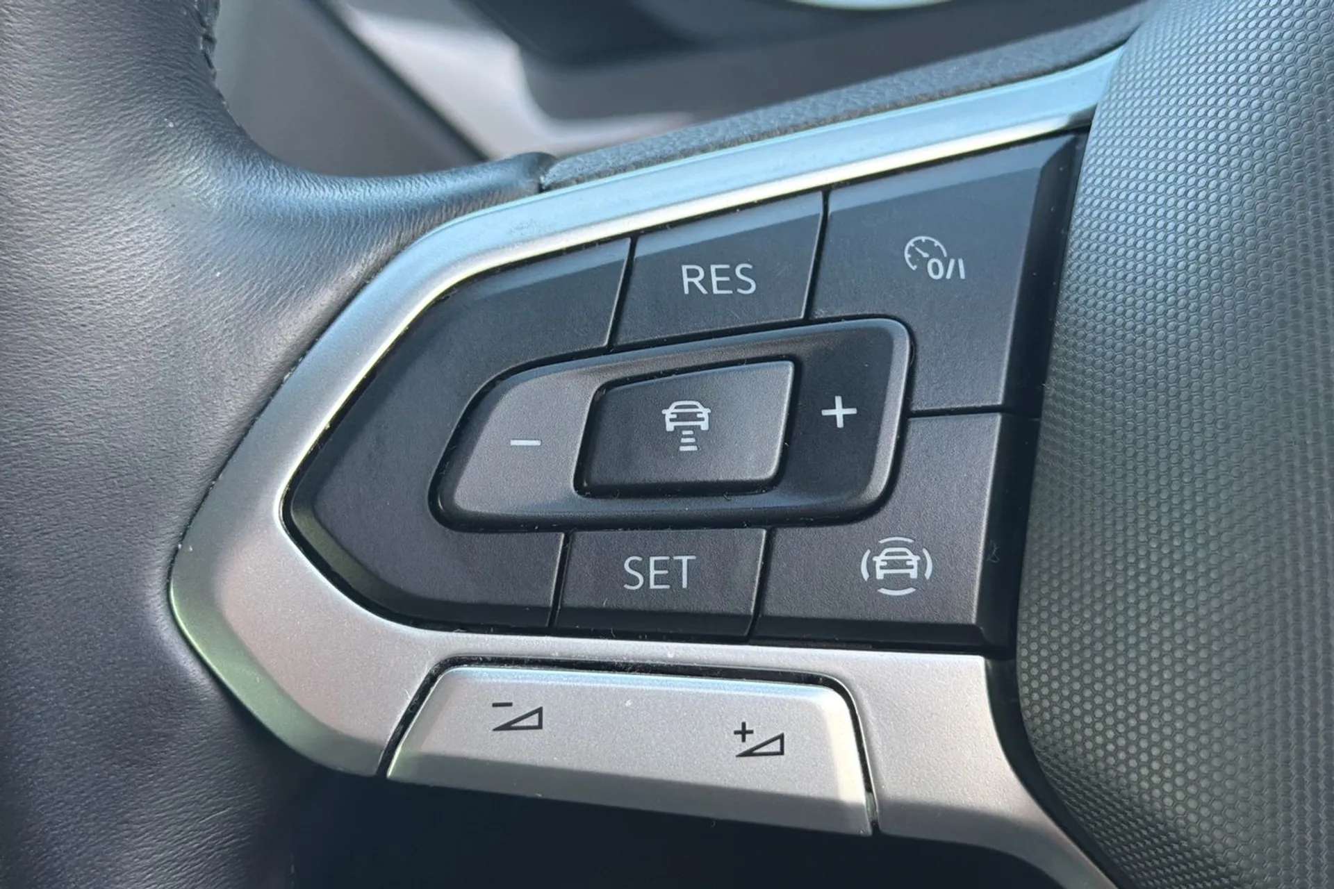 2021 VOLKSWAGEN TIGUAN 2021 VOLKSWAGEN TIGUAN