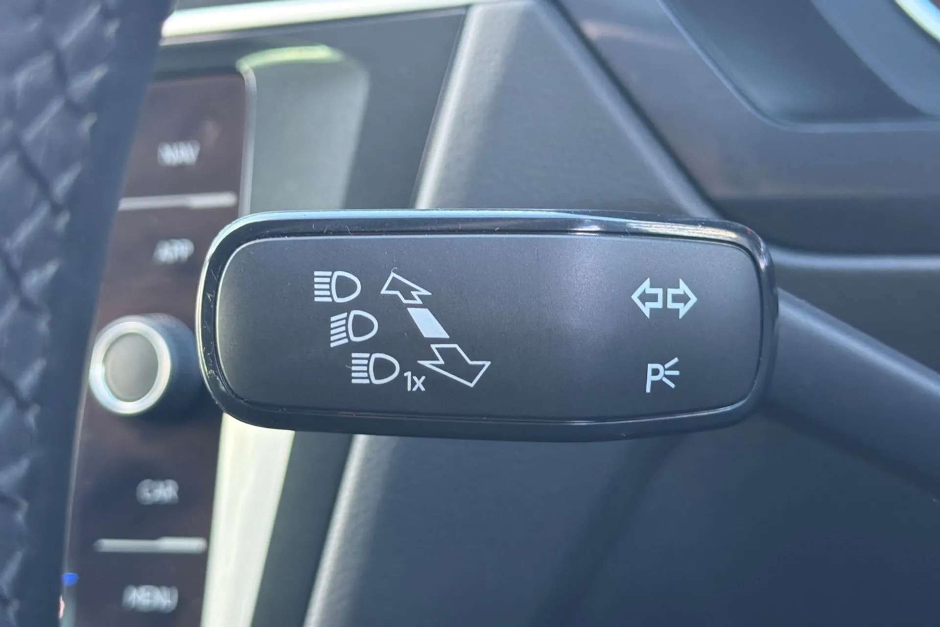 2021 VOLKSWAGEN TIGUAN 2021 VOLKSWAGEN TIGUAN