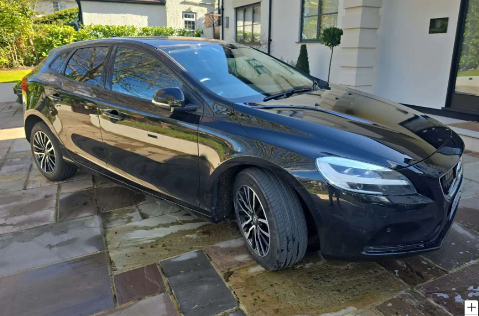 2018 VOLVO V40 2018 VOLVO V40
