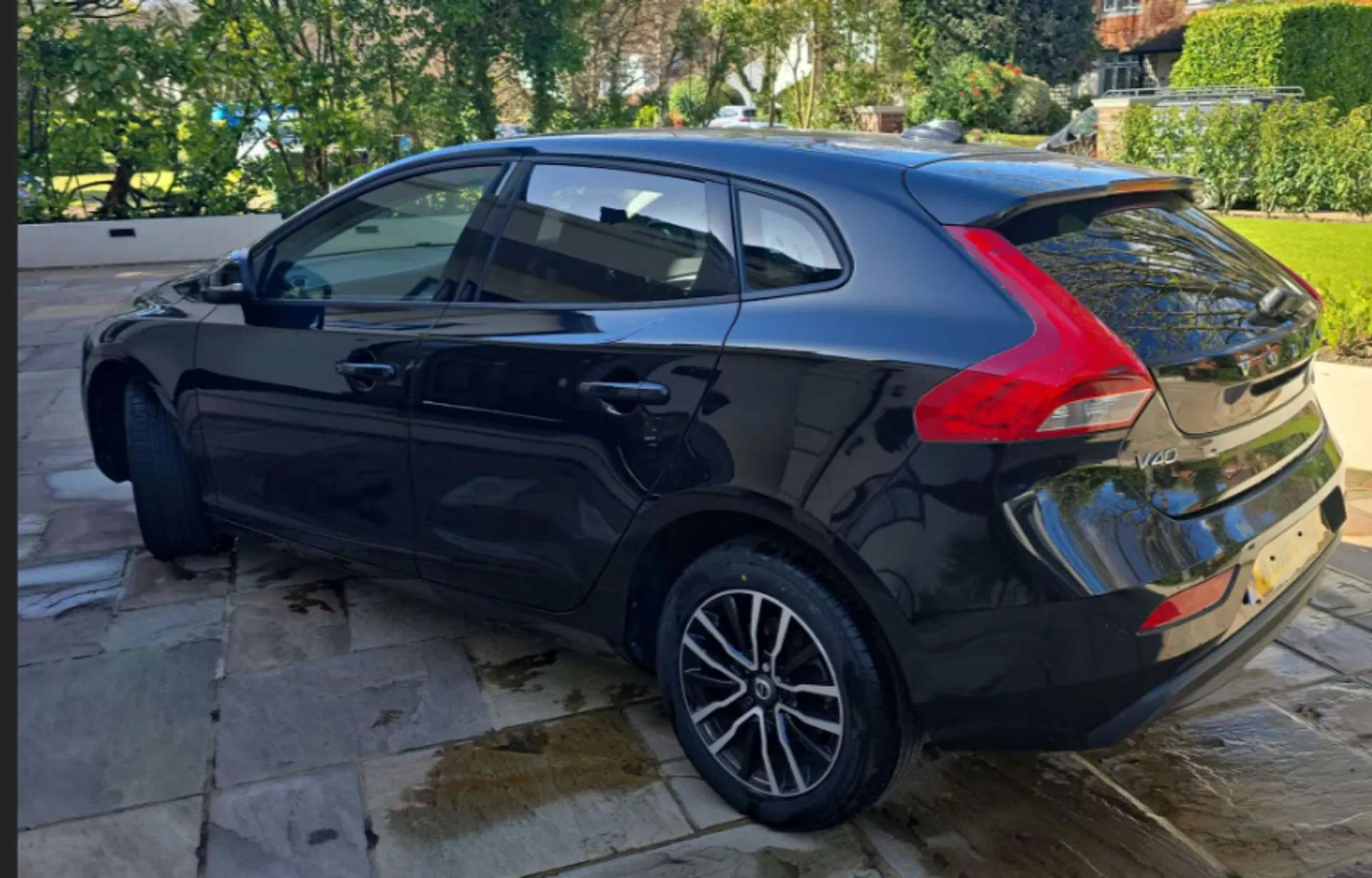 2018 VOLVO V40 2018 VOLVO V40