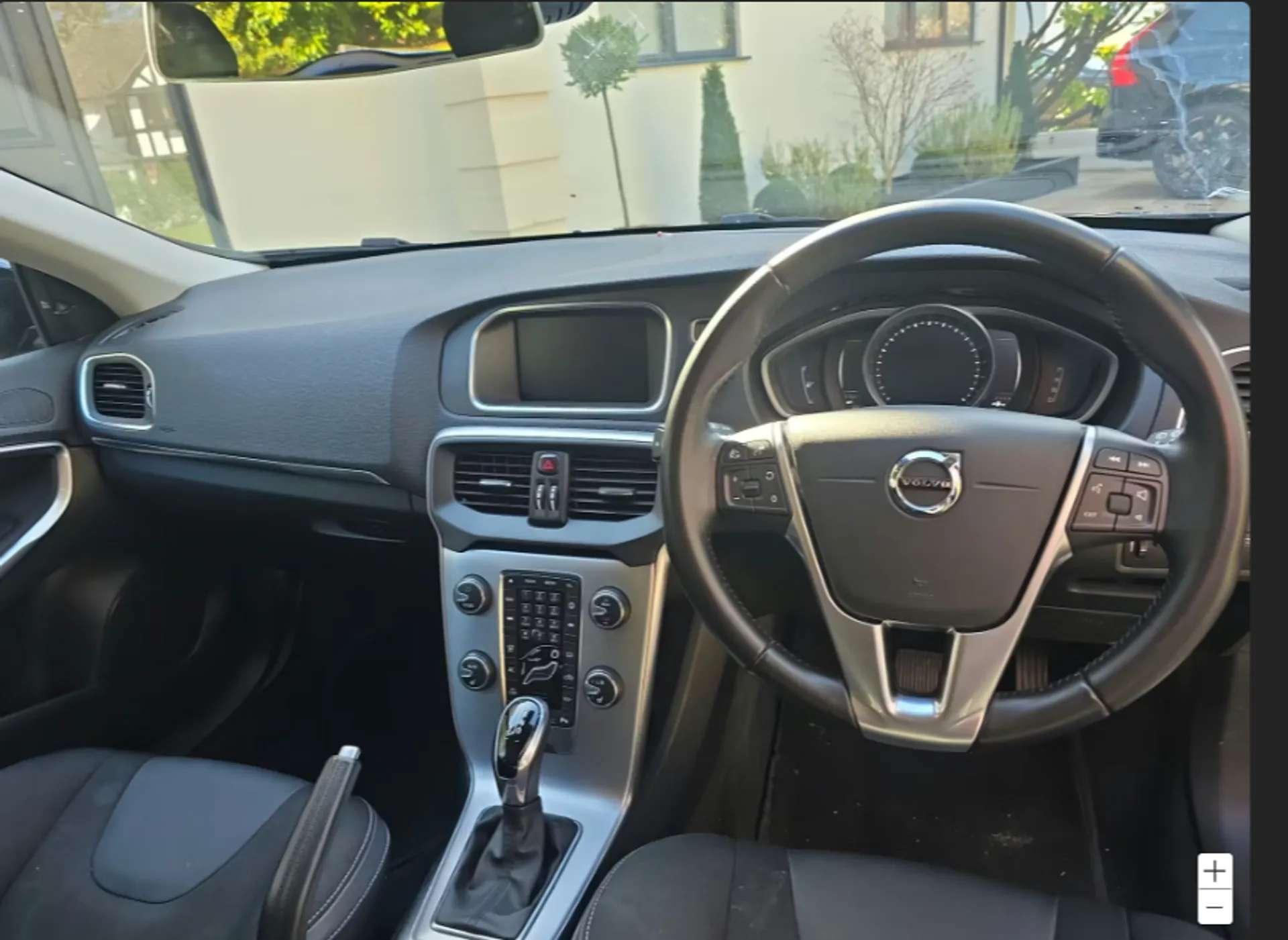 2018 VOLVO V40 2018 VOLVO V40