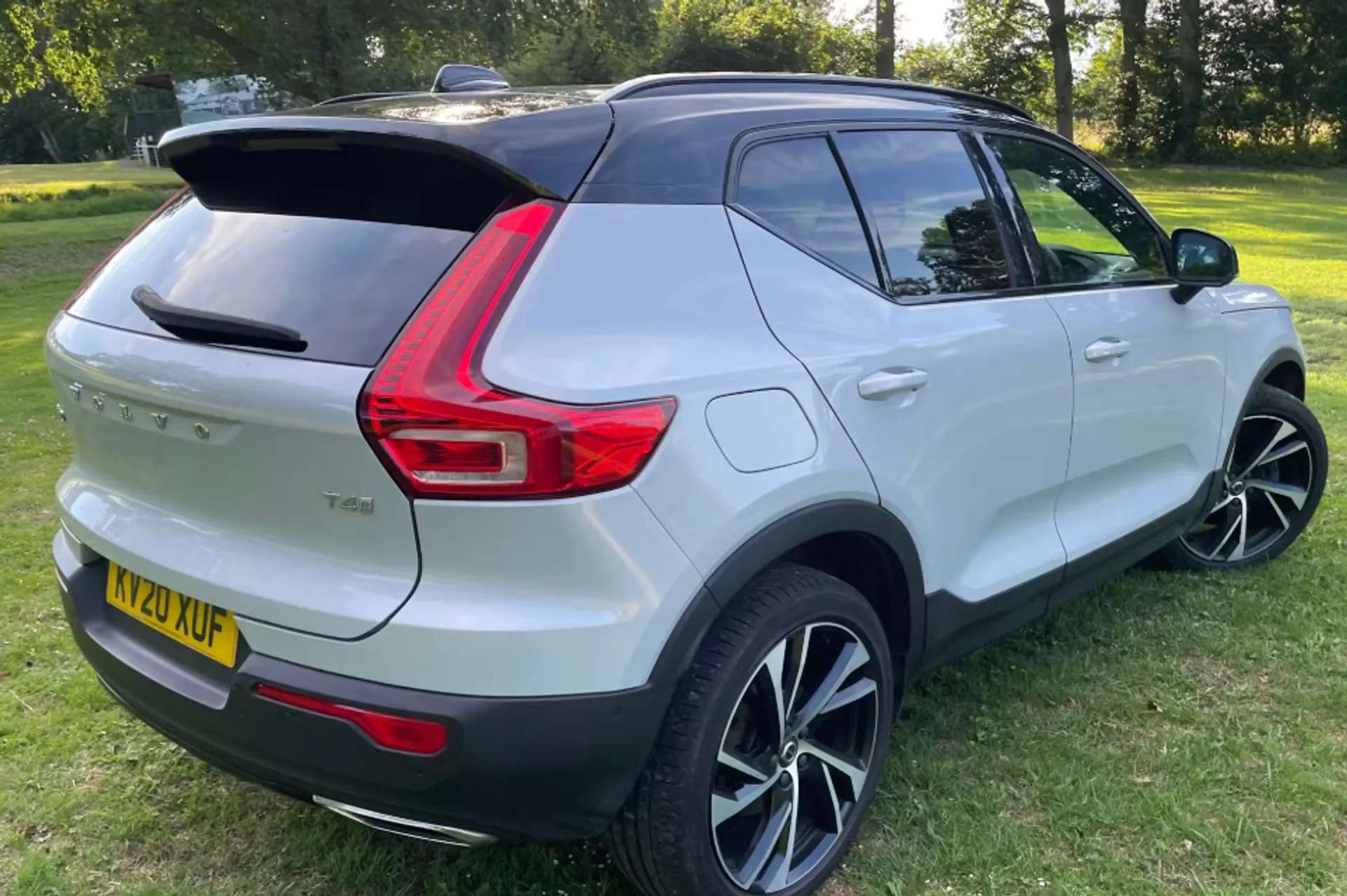 2020 VOLVO XC40 2020 VOLVO XC40