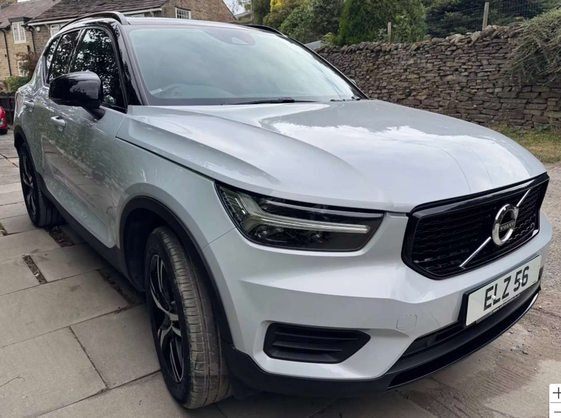 2022 VOLVO XC40 2022 VOLVO XC40