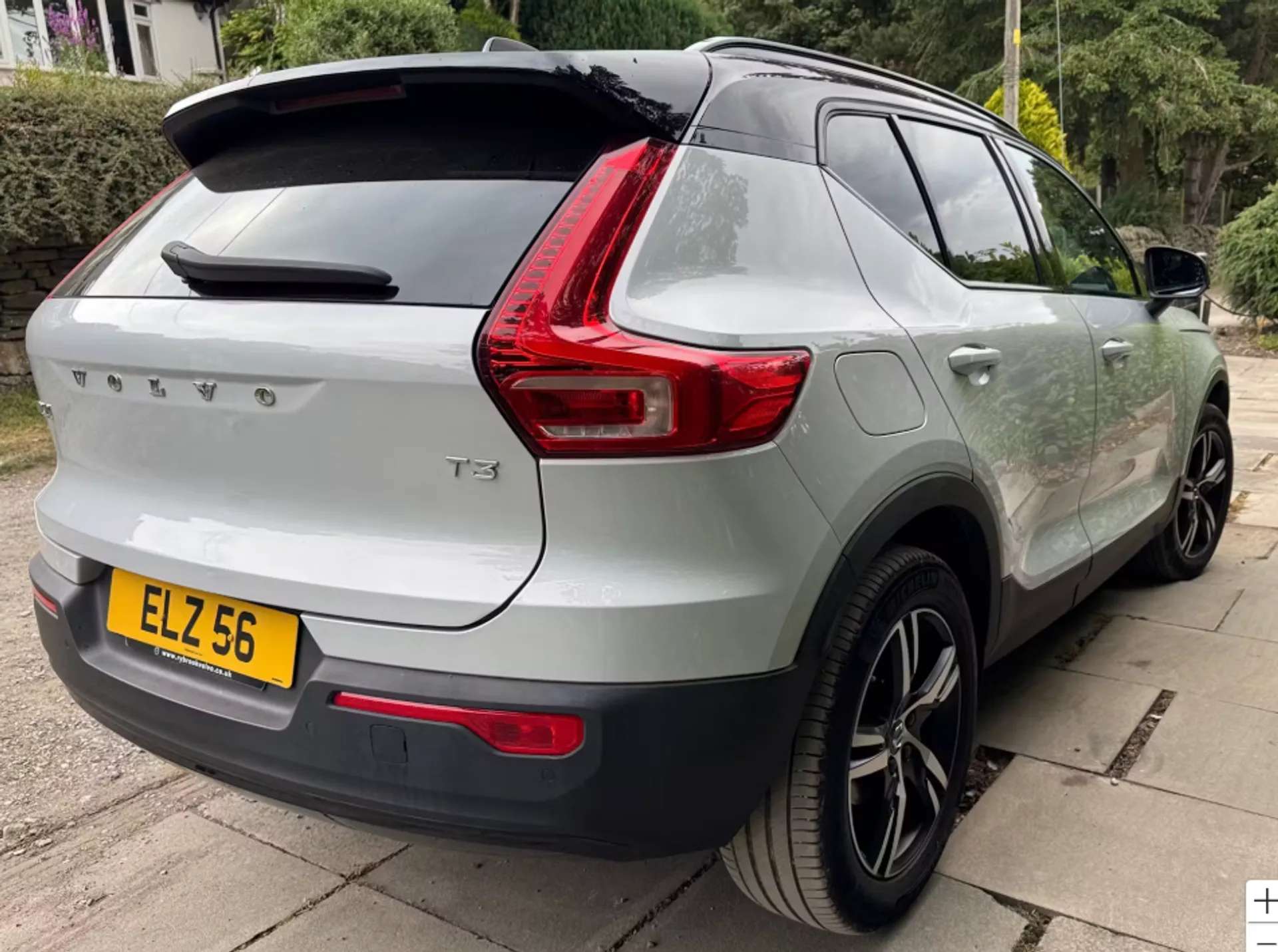 2022 VOLVO XC40 2022 VOLVO XC40