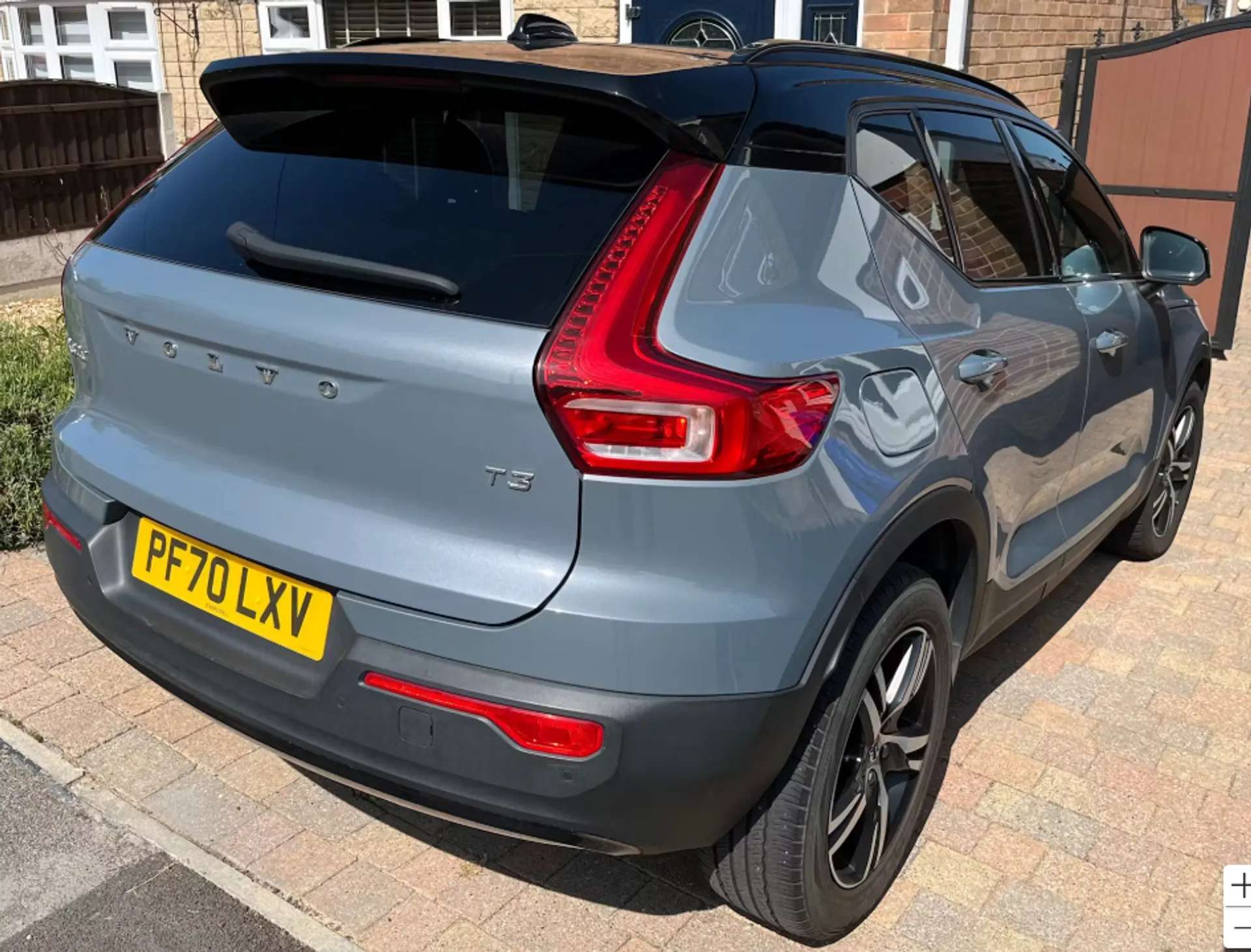 2021 VOLVO XC40 2021 VOLVO XC40