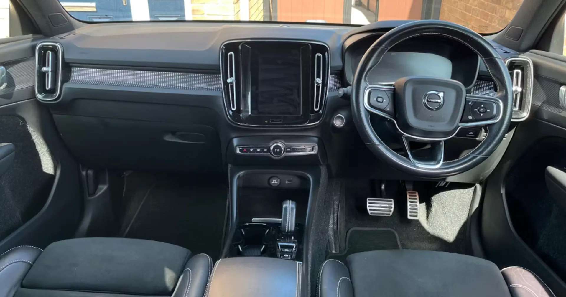 2021 VOLVO XC40 2021 VOLVO XC40
