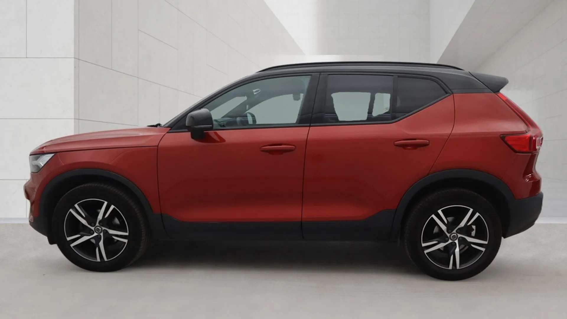 2022 VOLVO XC40 2022 VOLVO XC40