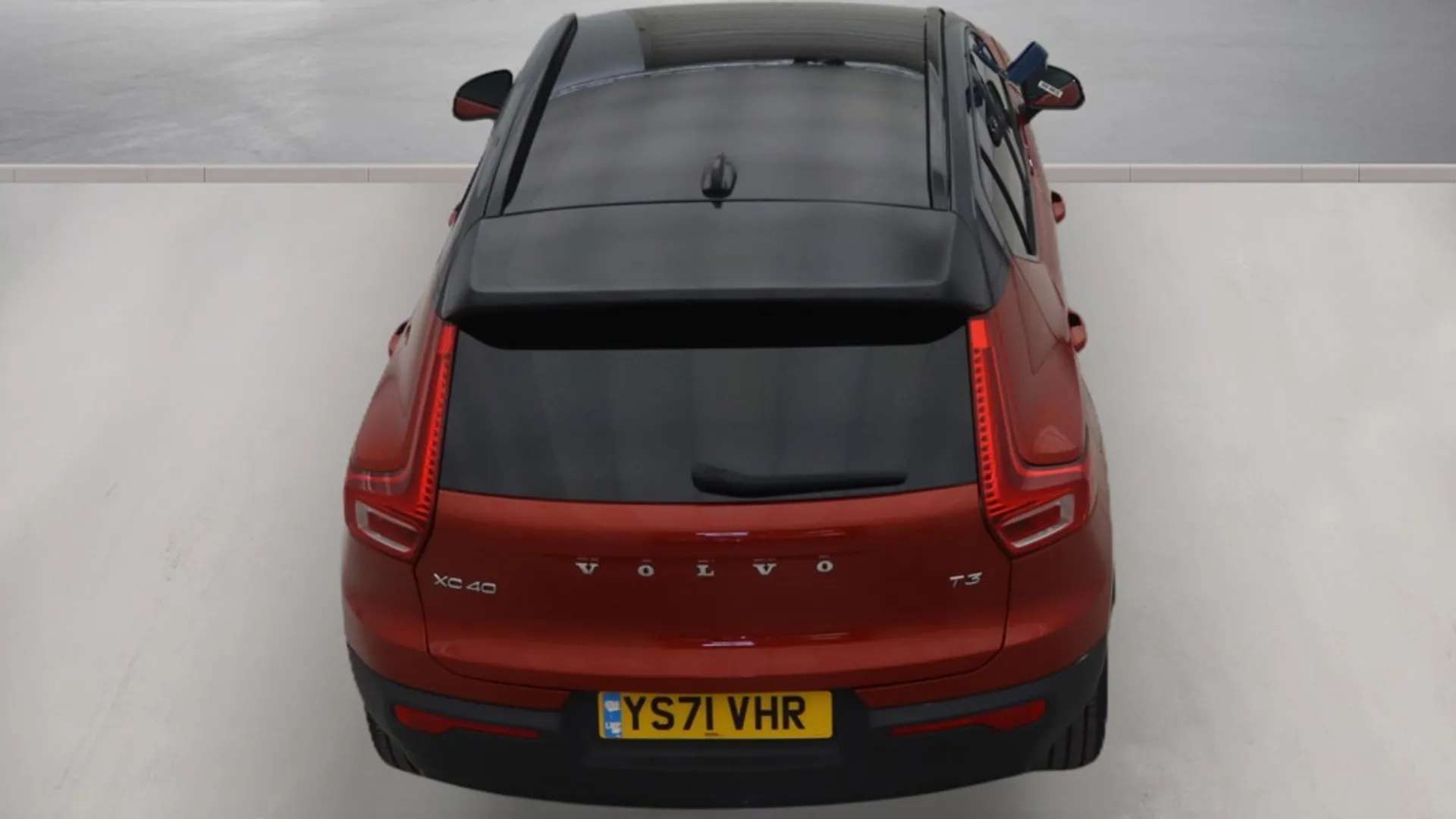 2022 VOLVO XC40 2022 VOLVO XC40