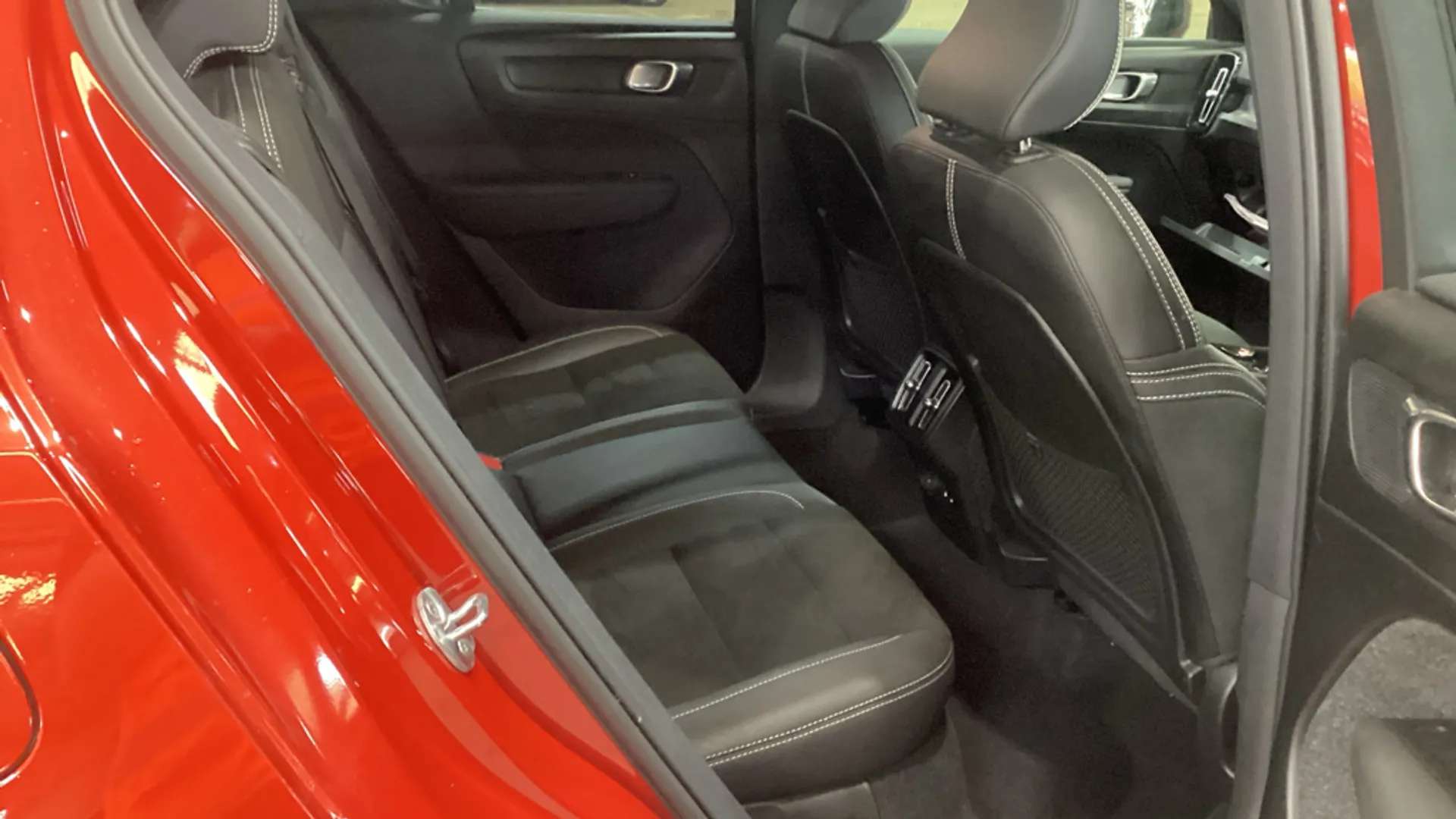 2022 VOLVO XC40 2022 VOLVO XC40