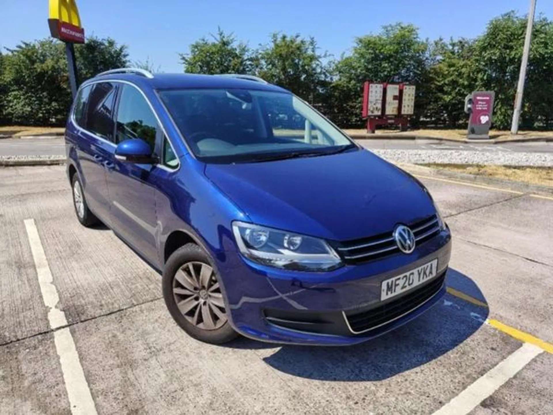 A 2020 VOLKSWAGEN SHARAN 2.0 TDI SCR 150 SE Nav 5dr DSG [ Side scan and radar sensor controlled warning system, Stop/start function, Lane assist and camera controlled warning A 2020 VOLKSWAGEN SHARAN 2.0 TDI SCR 150 SE Nav 5dr DSG [ Side scan and radar sensor controlled warning system, Stop/start function, Lane assist and camera controlled warning