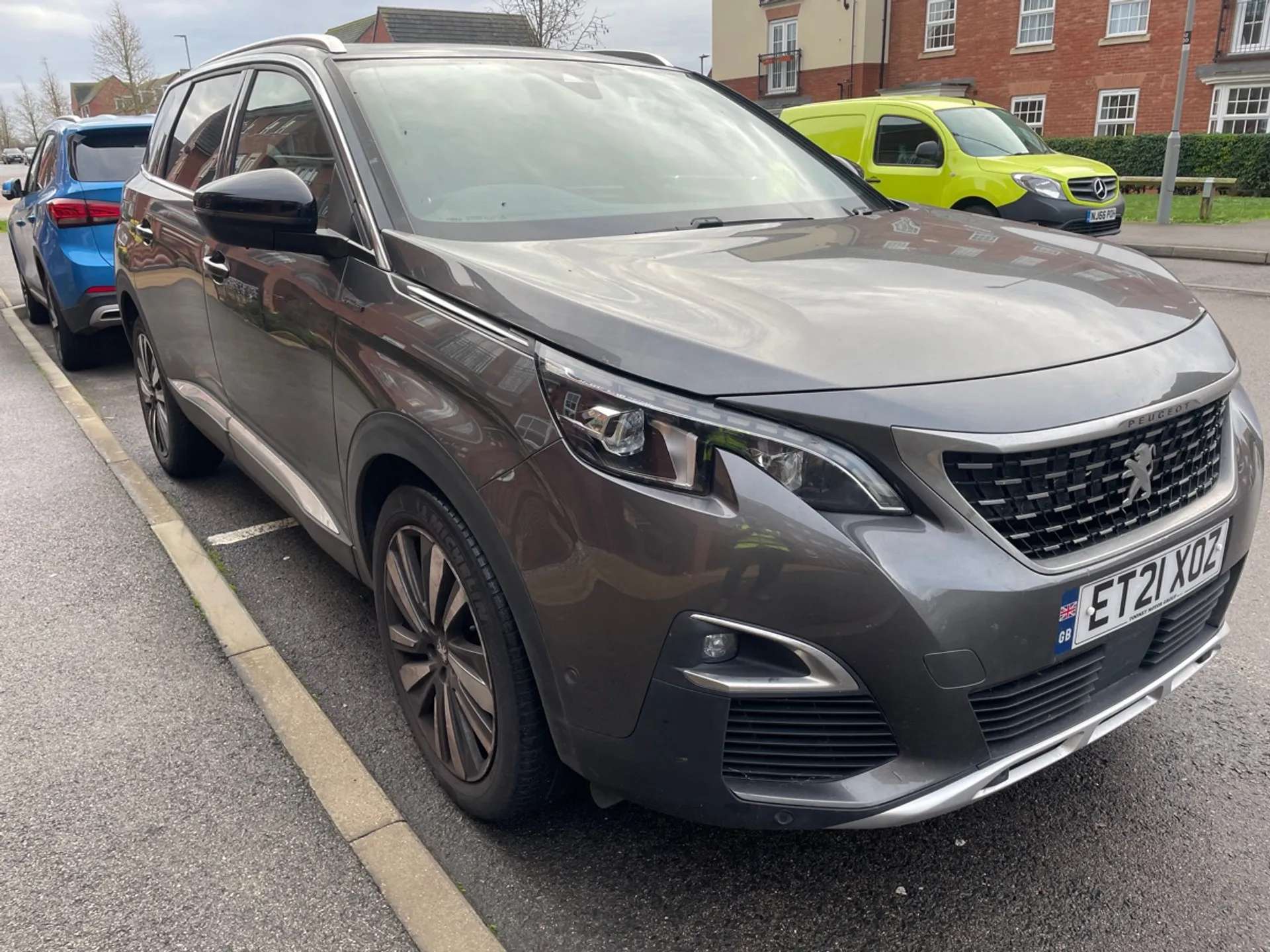 2021 PEUGEOT 5008 2021 PEUGEOT 5008