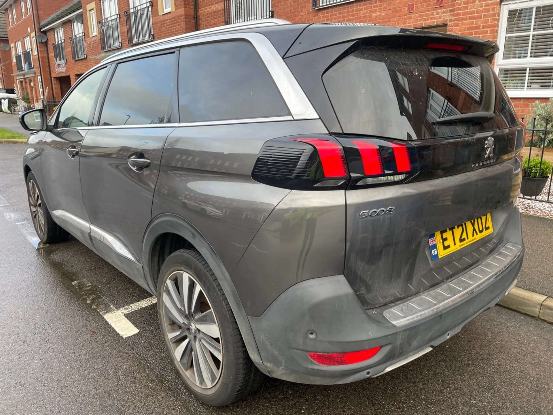 2021 PEUGEOT 5008 2021 PEUGEOT 5008