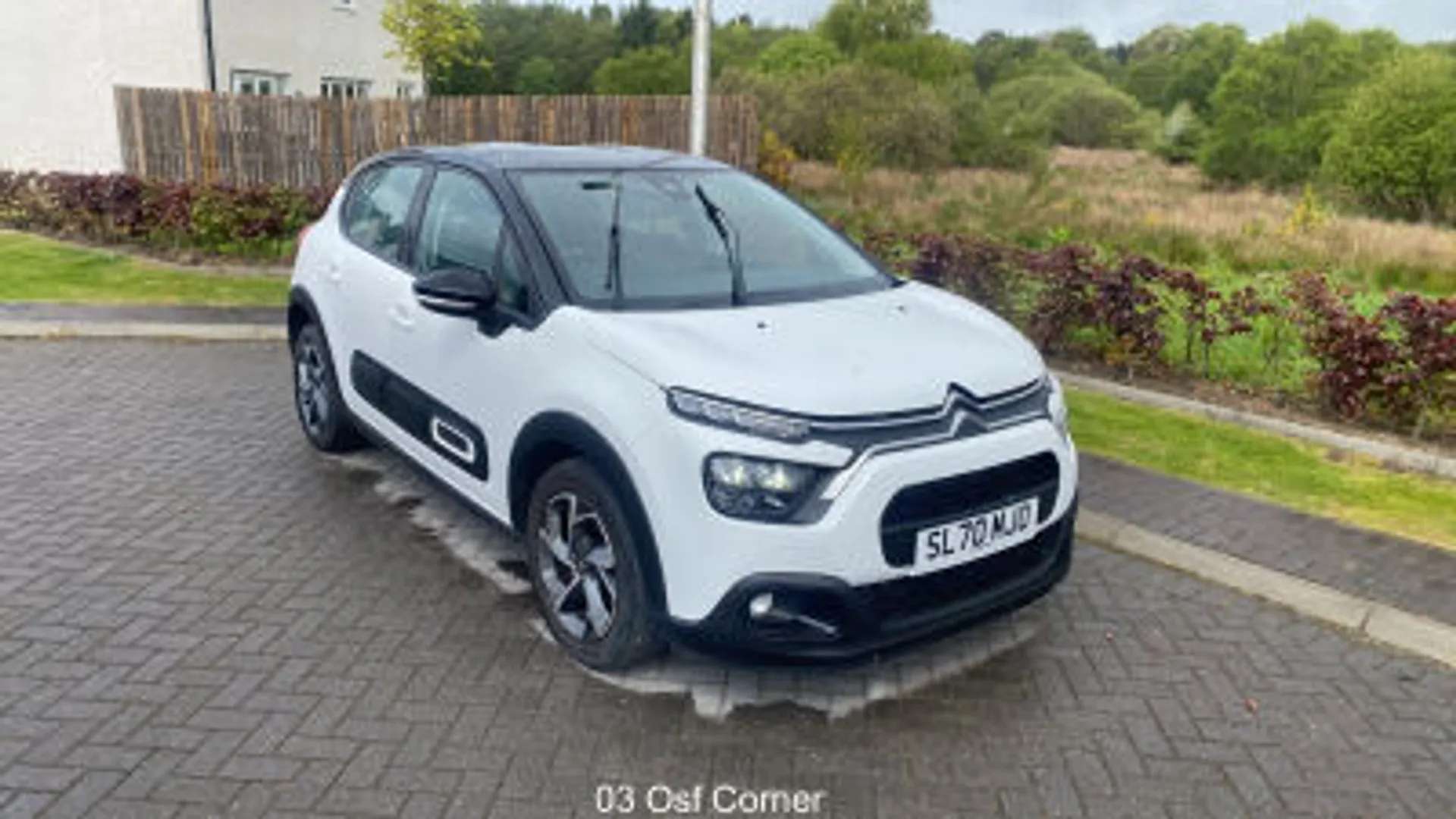 A 2020 CITROEN C3 1.2 PureTech Flair 5dr [Citroen illuminated signature in LED headlights and LED daytime running lights, Safety pack 1, 16" Hellix diamond black alloy A 2020 CITROEN C3 1.2 PureTech Flair 5dr [Citroen illuminated signature in LED headlights and LED daytime running lights, Safety pack 1, 16" Hellix diamond black alloy