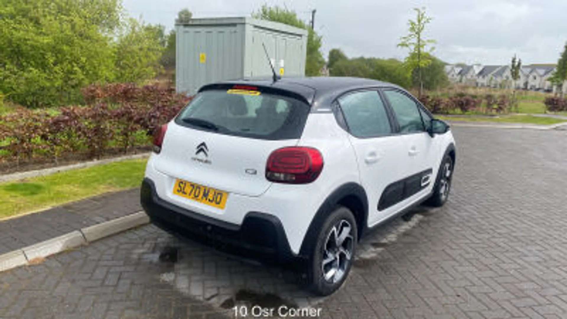 A 2020 CITROEN C3 1.2 PureTech Flair 5dr [Citroen illuminated signature in LED headlights and LED daytime running lights, Safety pack 1, 16" Hellix diamond black alloy A 2020 CITROEN C3 1.2 PureTech Flair 5dr [Citroen illuminated signature in LED headlights and LED daytime running lights, Safety pack 1, 16" Hellix diamond black alloy