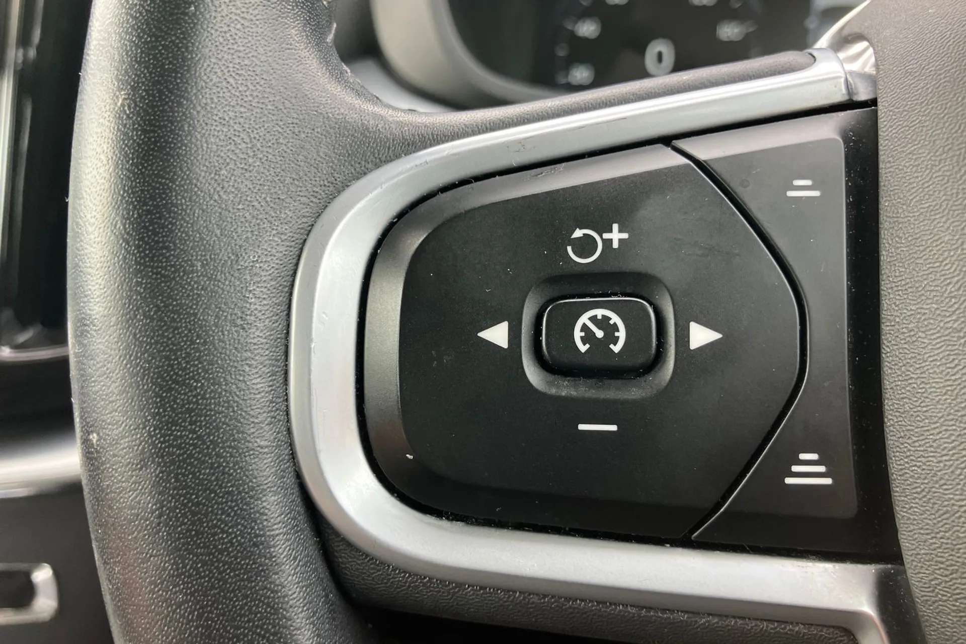 2018 VOLVO XC60 2018 VOLVO XC60