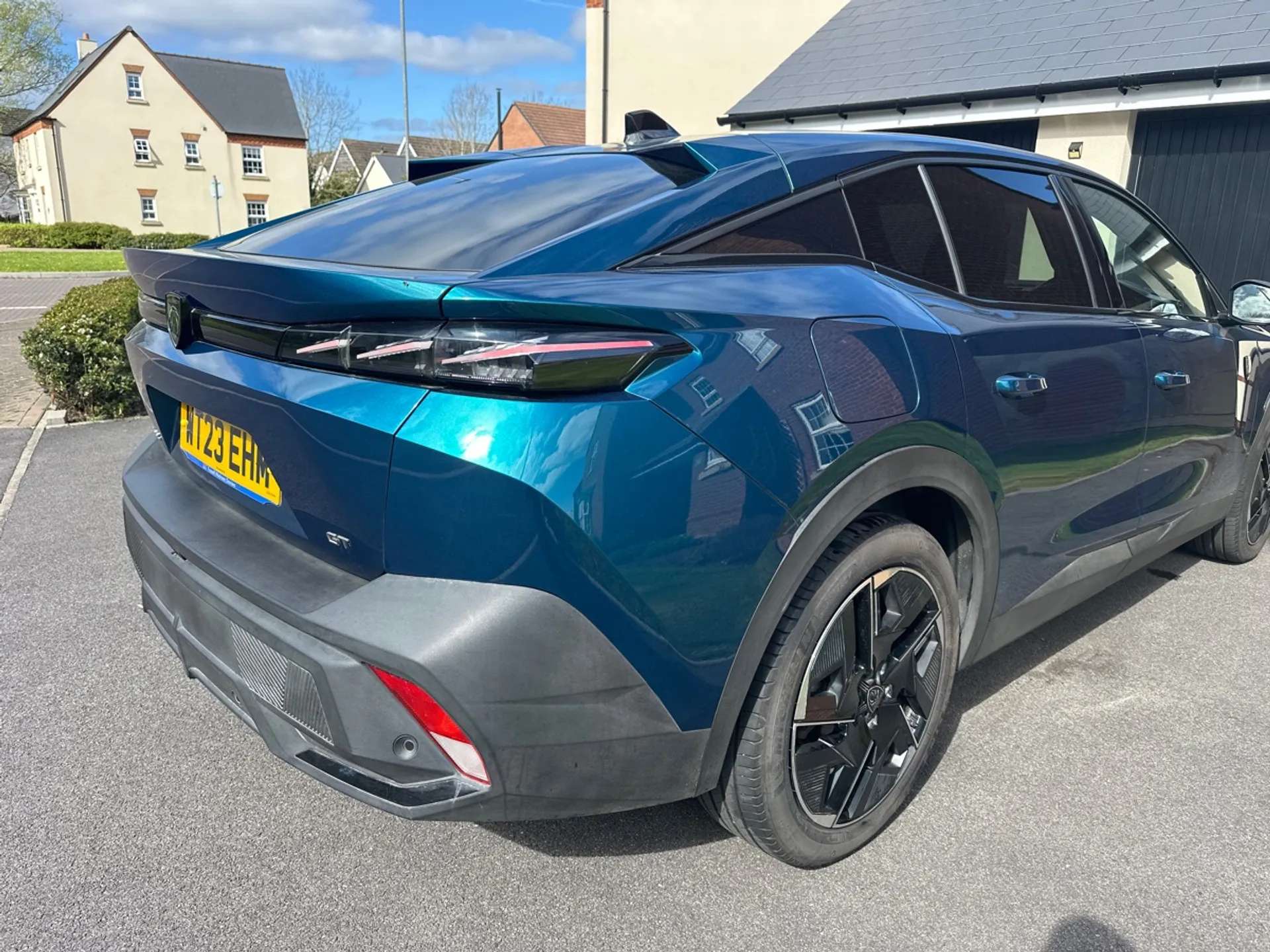 2023 PEUGEOT 408 2023 PEUGEOT 408