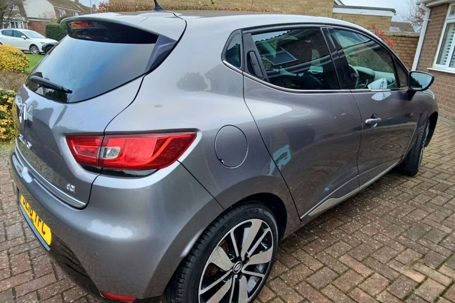 2016 RENAULT CLIO 2016 RENAULT CLIO