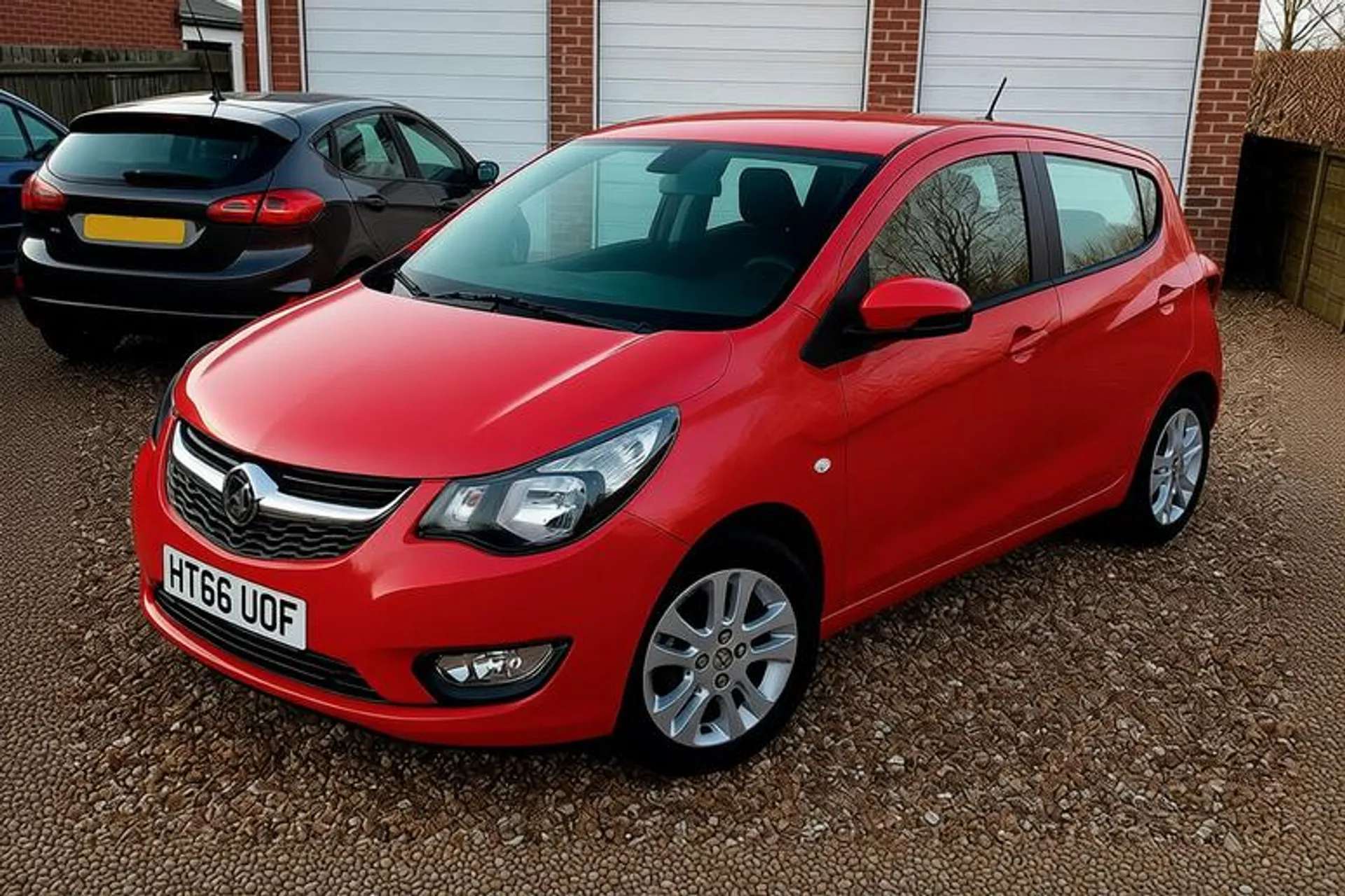 A 2017 VAUXHALL VIVA 1.0 SE 5dr [Cruise control + speed limiter, Electrically adjustable and heated door mirrors, Daytime running lights A 2017 VAUXHALL VIVA 1.0 SE 5dr [Cruise control + speed limiter, Electrically adjustable and heated door mirrors, Daytime running lights