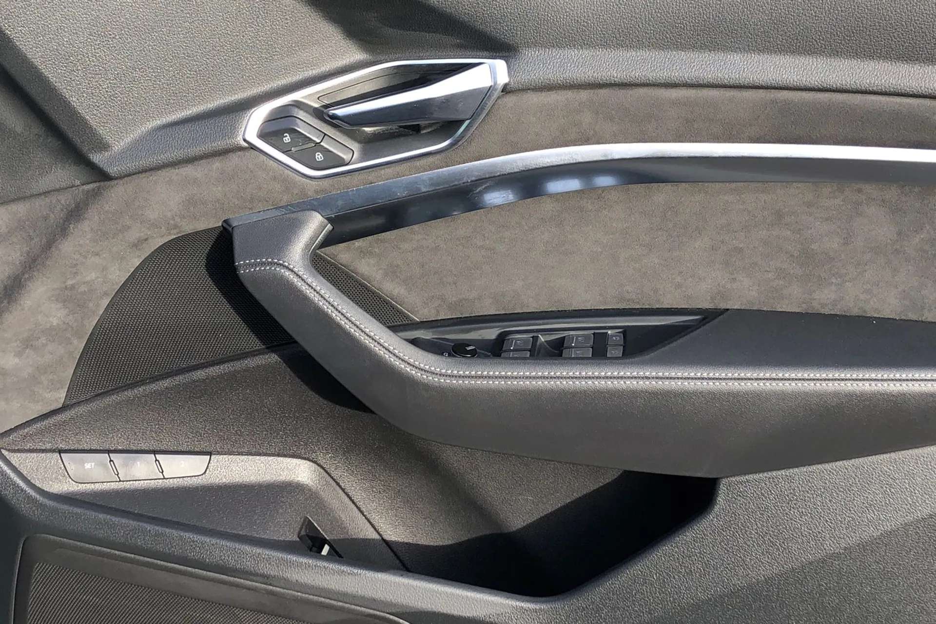 2021 AUDI E-TRON 2021 AUDI E-TRON