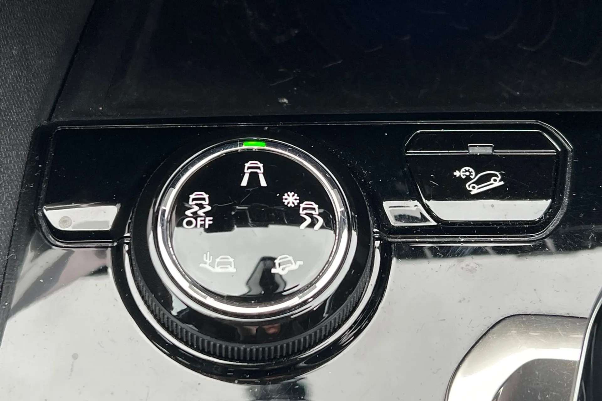 2018 PEUGEOT 3008 2018 PEUGEOT 3008