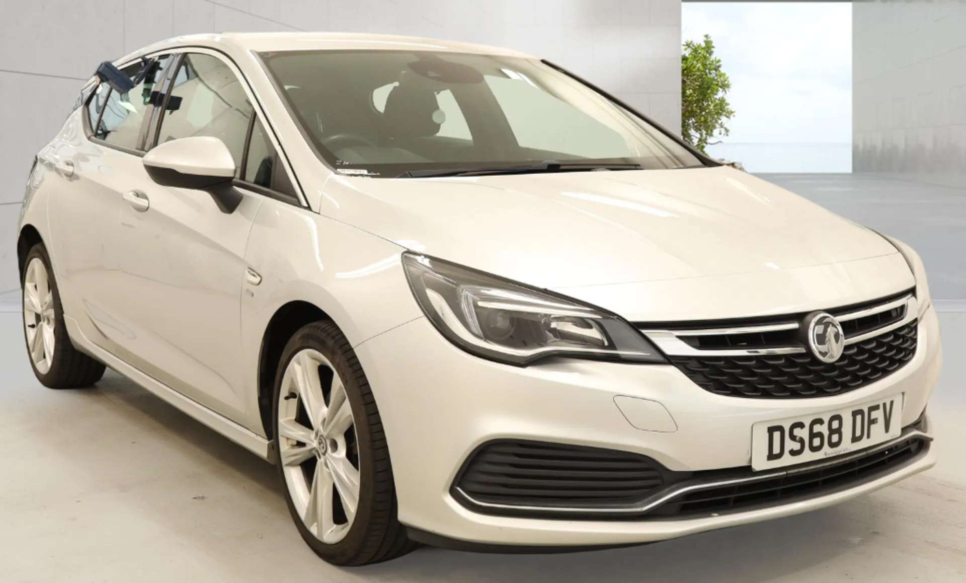 A 2018 VAUXHALL ASTRA 1.6 CDTi Bi-Turbo 16V 150 SRi Vx-line Nav 5dr [ Driver's Ergonomic Active Seat , VXR Styling pack , 18" Five twin spoke alloy wheels , Pedal release s A 2018 VAUXHALL ASTRA 1.6 CDTi Bi-Turbo 16V 150 SRi Vx-line Nav 5dr [ Driver's Ergonomic Active Seat , VXR Styling pack , 18" Five twin spoke alloy wheels , Pedal release s