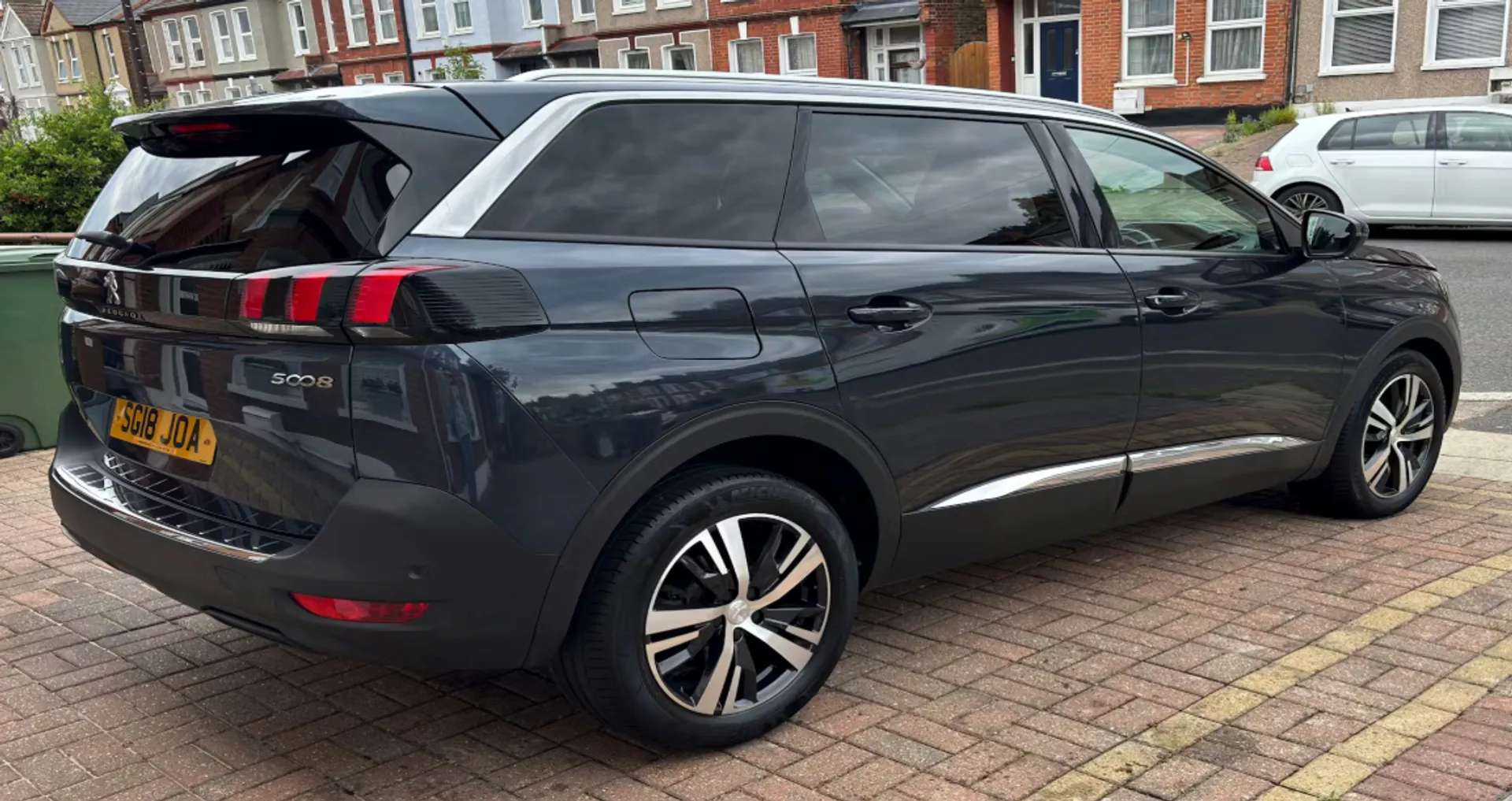 2018 PEUGEOT 5008 2018 PEUGEOT 5008