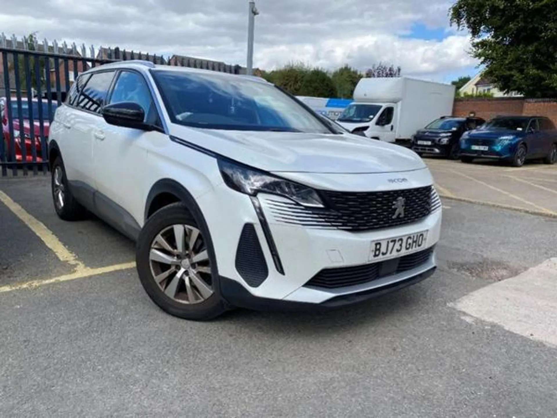 2023 PEUGEOT 5008 2023 PEUGEOT 5008