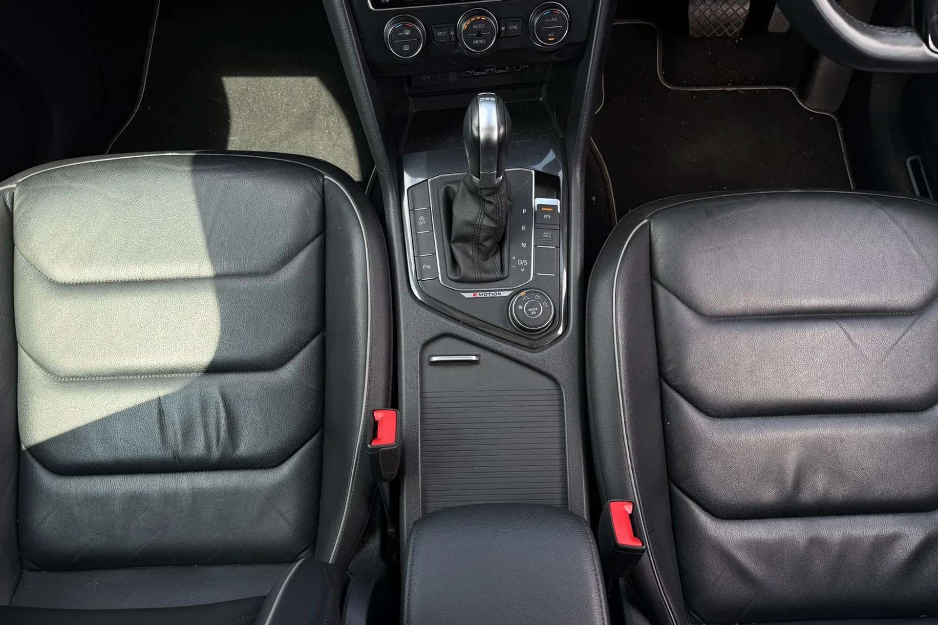 2018 VOLKSWAGEN TIGUAN 2018 VOLKSWAGEN TIGUAN