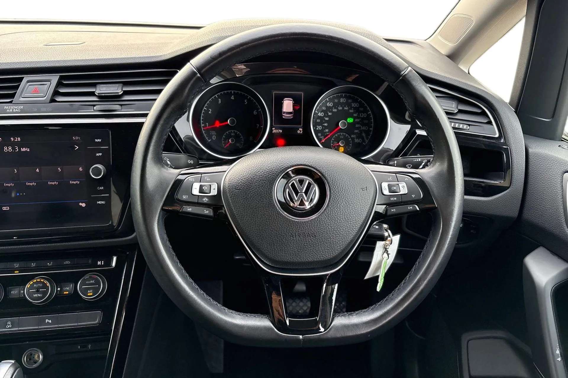 2020 VOLKSWAGEN TOURAN 2020 VOLKSWAGEN TOURAN