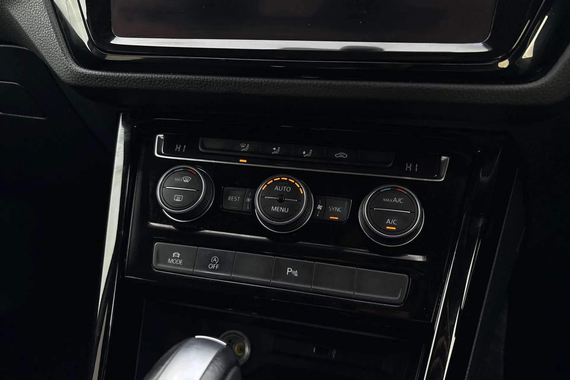 2020 VOLKSWAGEN TOURAN 2020 VOLKSWAGEN TOURAN