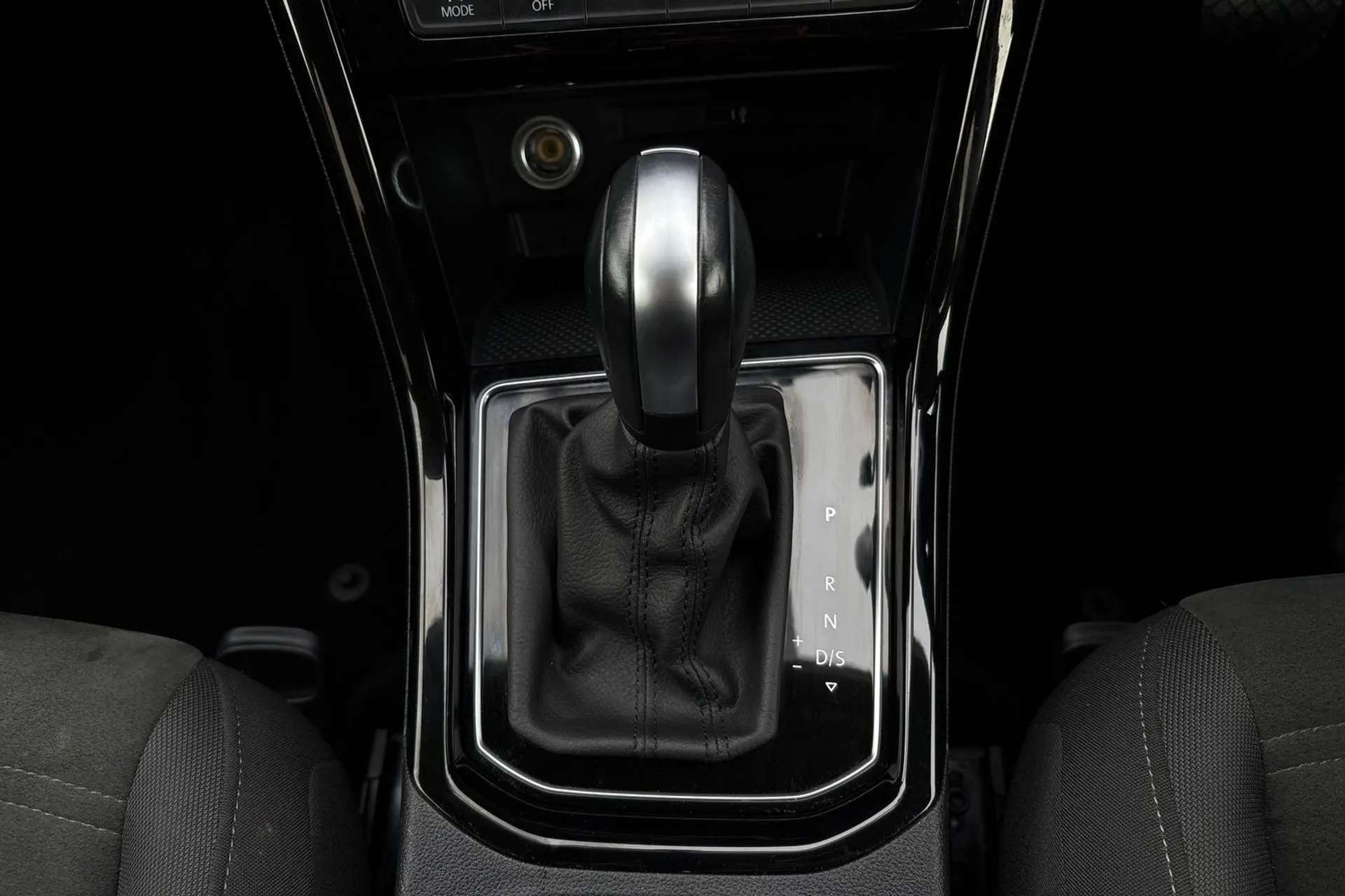 2020 VOLKSWAGEN TOURAN 2020 VOLKSWAGEN TOURAN