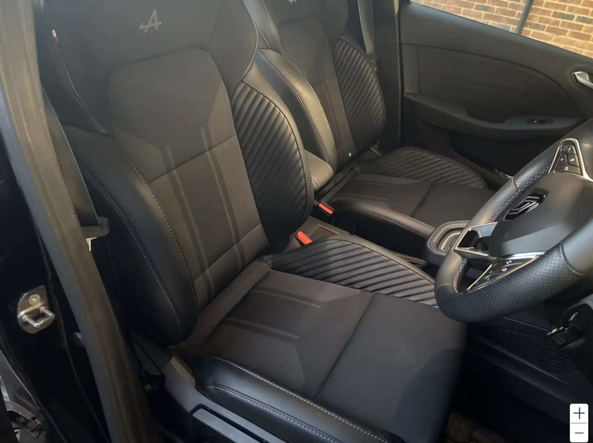 2024 RENAULT CLIO 2024 RENAULT CLIO