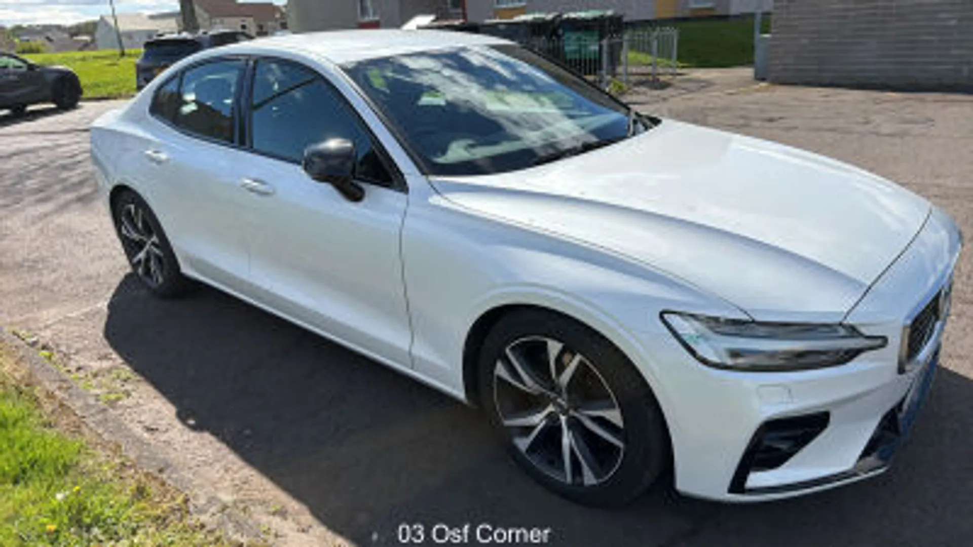 A 2020 VOLVO S60 2.0 T5 R DESIGN Plus 4dr Auto [Adaptive brake lights with high level LED brake lights, Heated Windscreen, Driver alert control with lane keeping aid, A 2020 VOLVO S60 2.0 T5 R DESIGN Plus 4dr Auto [Adaptive brake lights with high level LED brake lights, Heated Windscreen, Driver alert control with lane keeping aid,