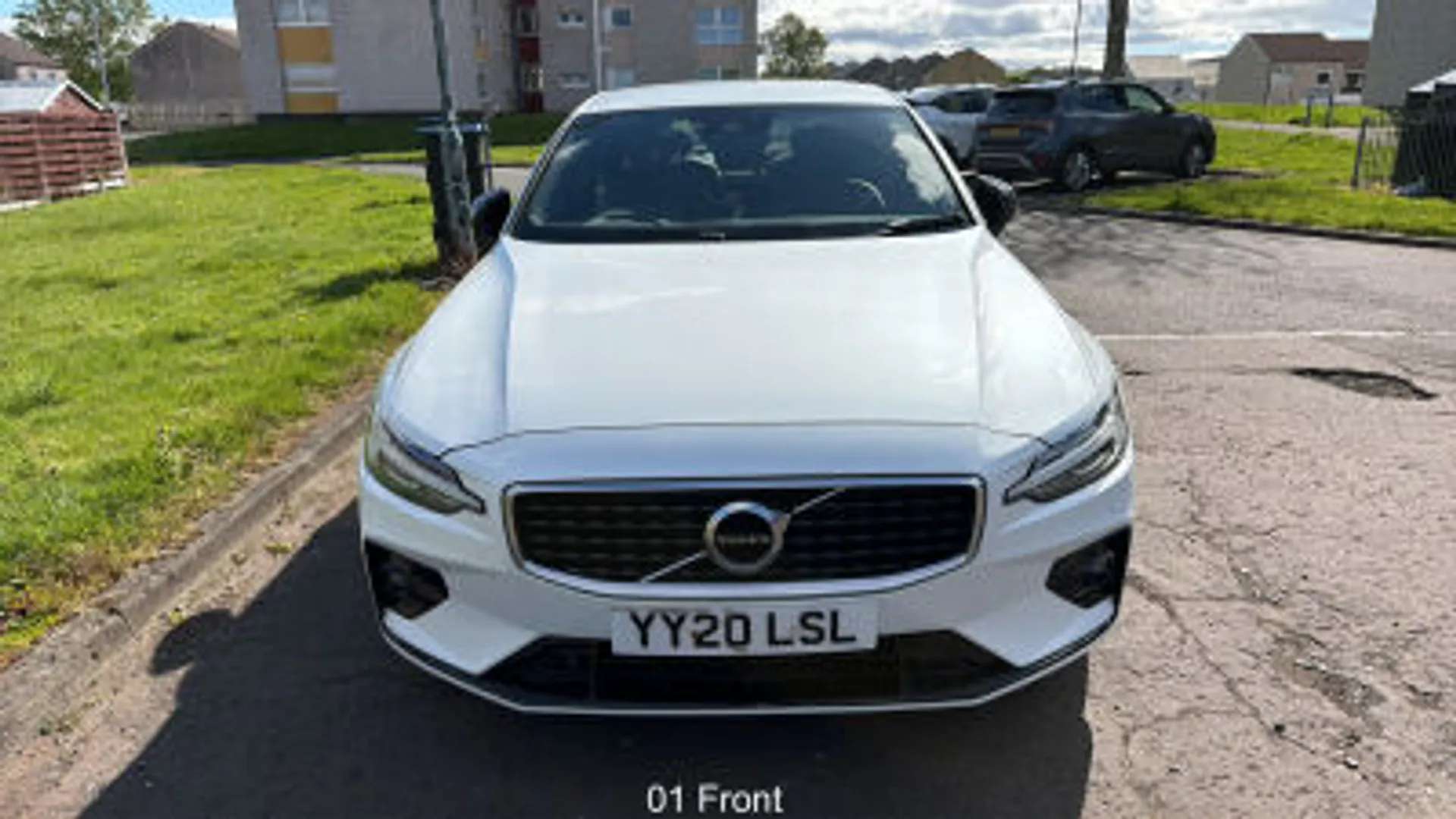 A 2020 VOLVO S60 2.0 T5 R DESIGN Plus 4dr Auto [Adaptive brake lights with high level LED brake lights, Heated Windscreen, Driver alert control with lane keeping aid, A 2020 VOLVO S60 2.0 T5 R DESIGN Plus 4dr Auto [Adaptive brake lights with high level LED brake lights, Heated Windscreen, Driver alert control with lane keeping aid,