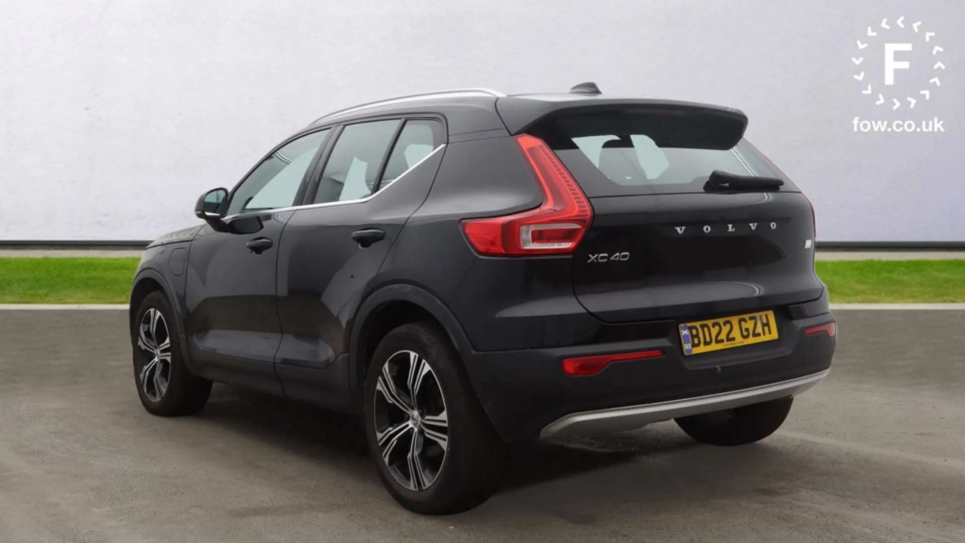 2022 VOLVO XC40 2022 VOLVO XC40