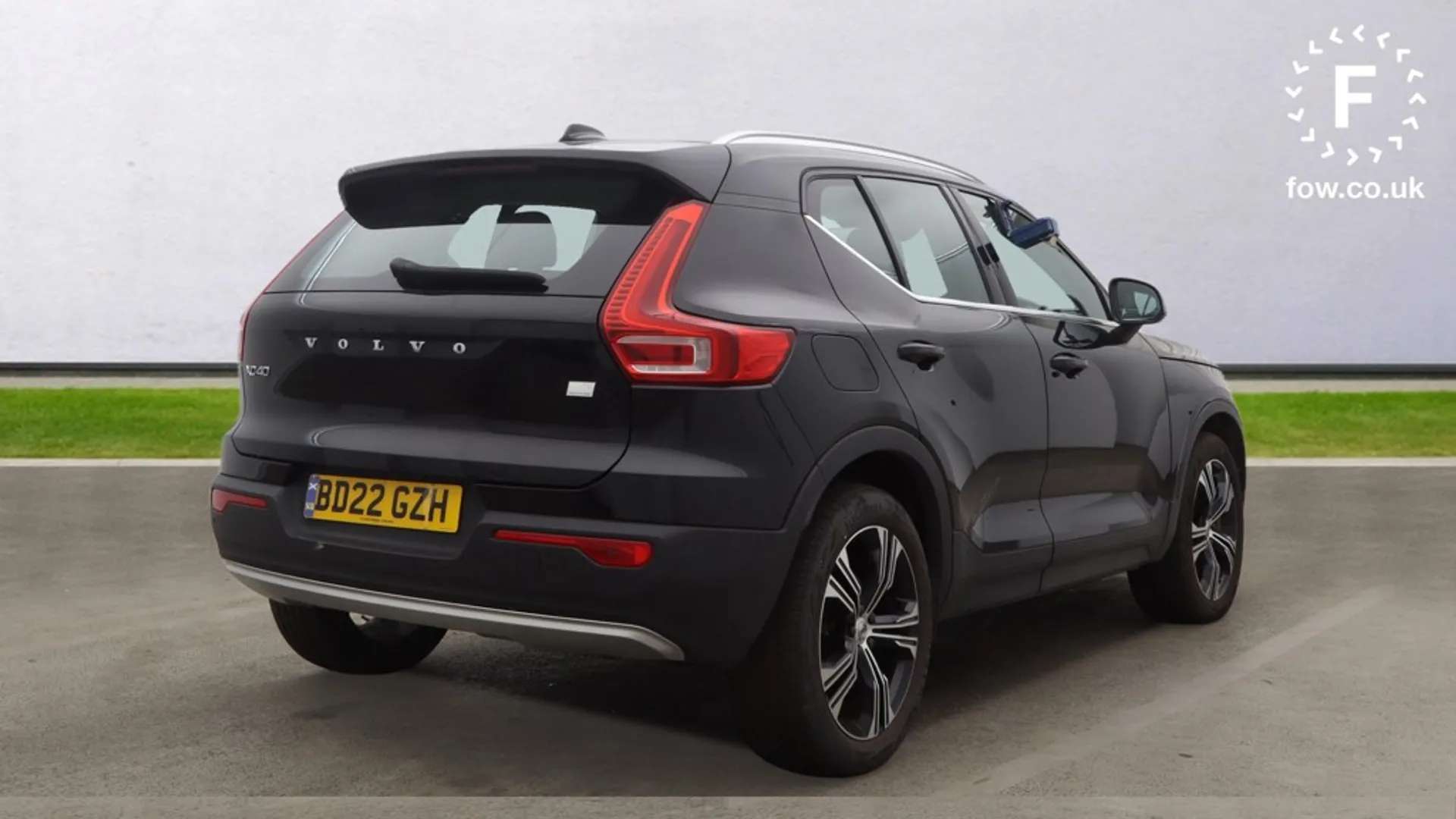 2022 VOLVO XC40 2022 VOLVO XC40