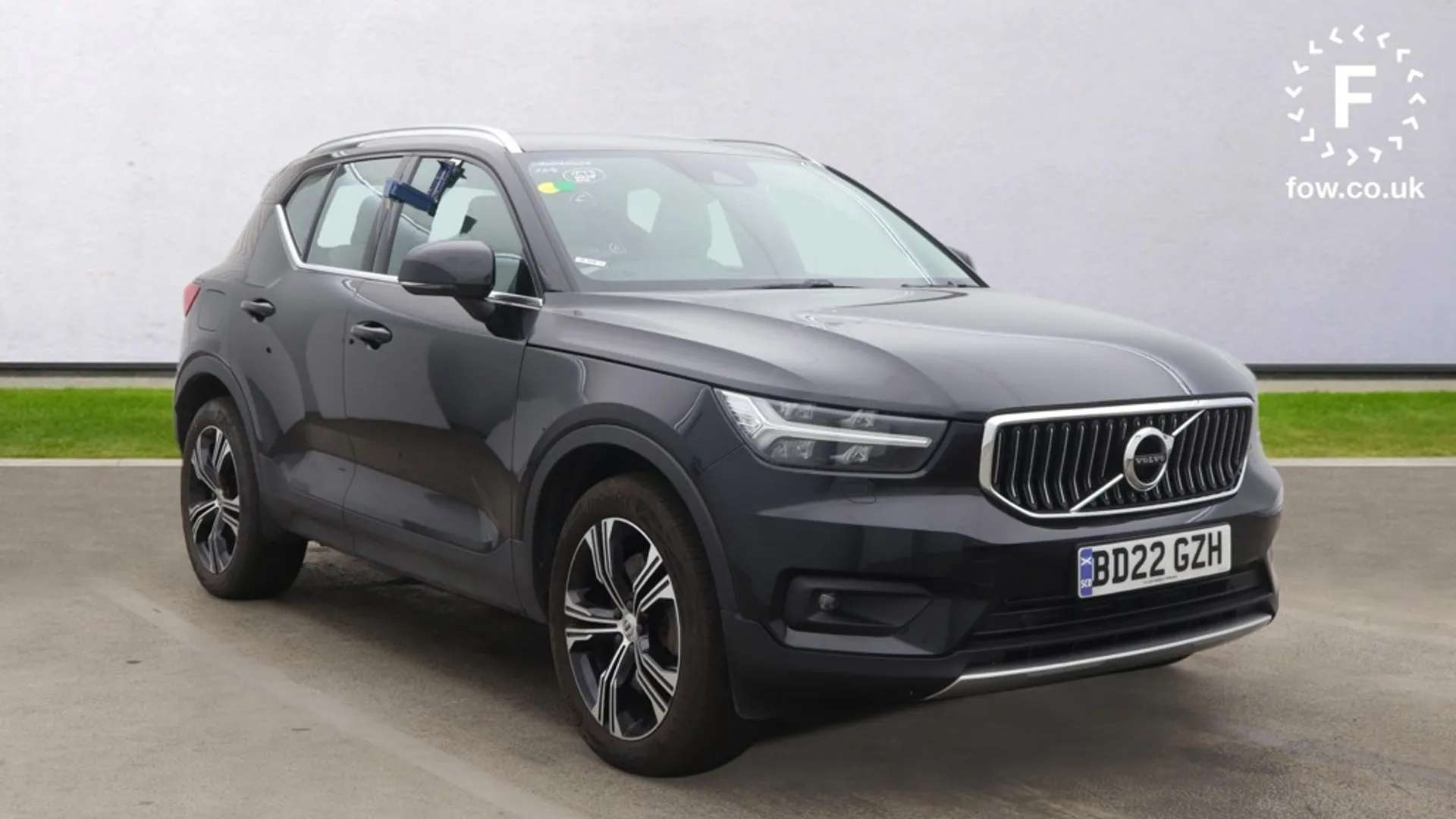 2022 VOLVO XC40 2022 VOLVO XC40