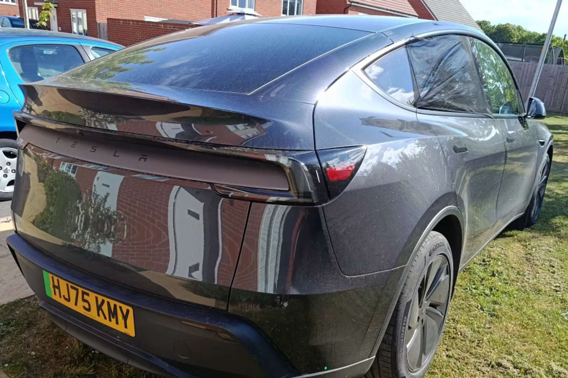 2025 TESLA MODEL Y 2025 TESLA MODEL Y