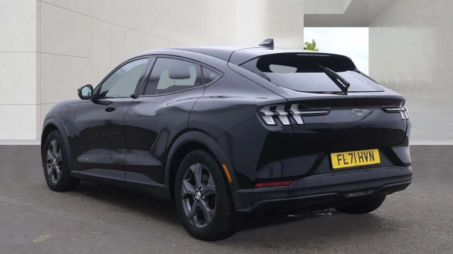 A 2021 FORD MUSTANG MACH-E 198kW Standard Range 68kWh RWD 5dr Auto [18" Alloys, heated Seats, Front and rear parking sensors, Blind Spot Info System, Wireless device charging pa A 2021 FORD MUSTANG MACH-E 198kW Standard Range 68kWh RWD 5dr Auto [18" Alloys, heated Seats, Front and rear parking sensors, Blind Spot Info System, Wireless device charging pa
