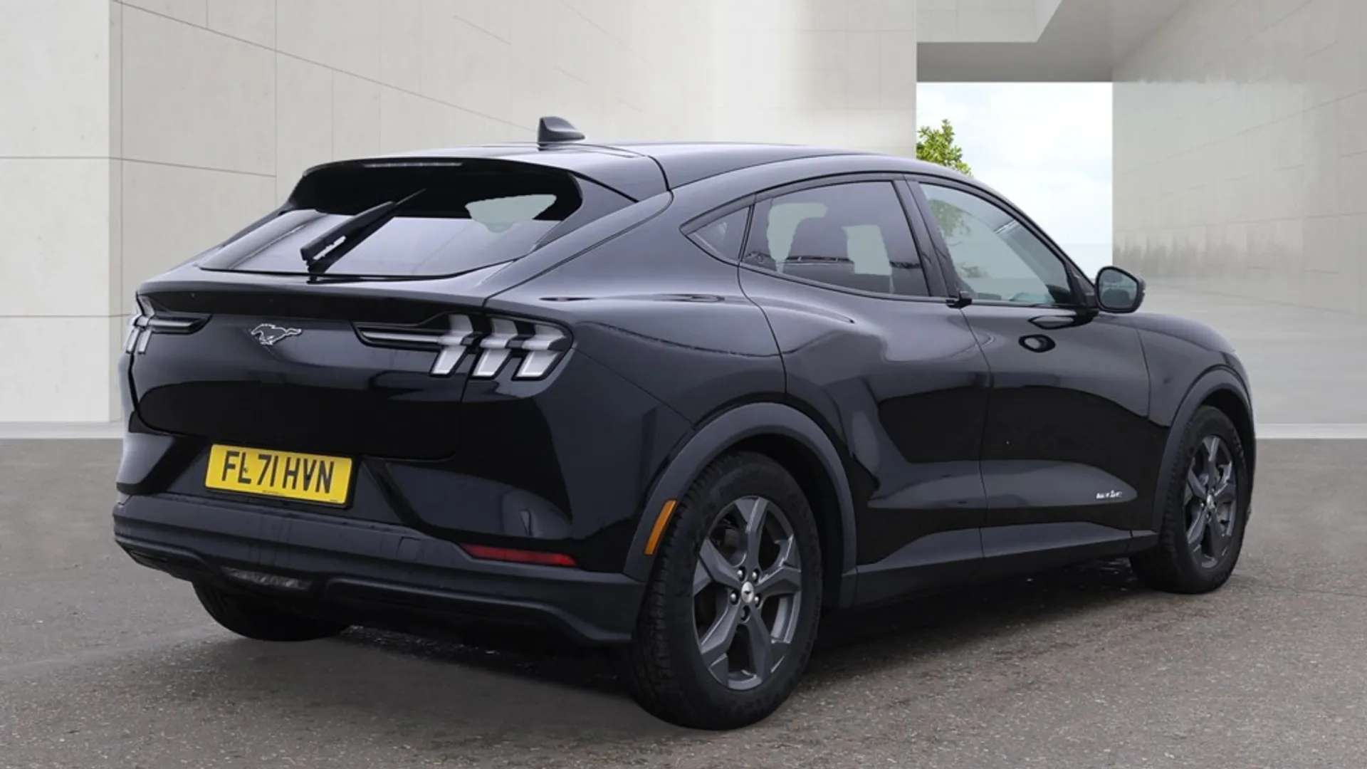 A 2021 FORD MUSTANG MACH-E 198kW Standard Range 68kWh RWD 5dr Auto [18" Alloys, heated Seats, Front and rear parking sensors, Blind Spot Info System, Wireless device charging pa A 2021 FORD MUSTANG MACH-E 198kW Standard Range 68kWh RWD 5dr Auto [18" Alloys, heated Seats, Front and rear parking sensors, Blind Spot Info System, Wireless device charging pa