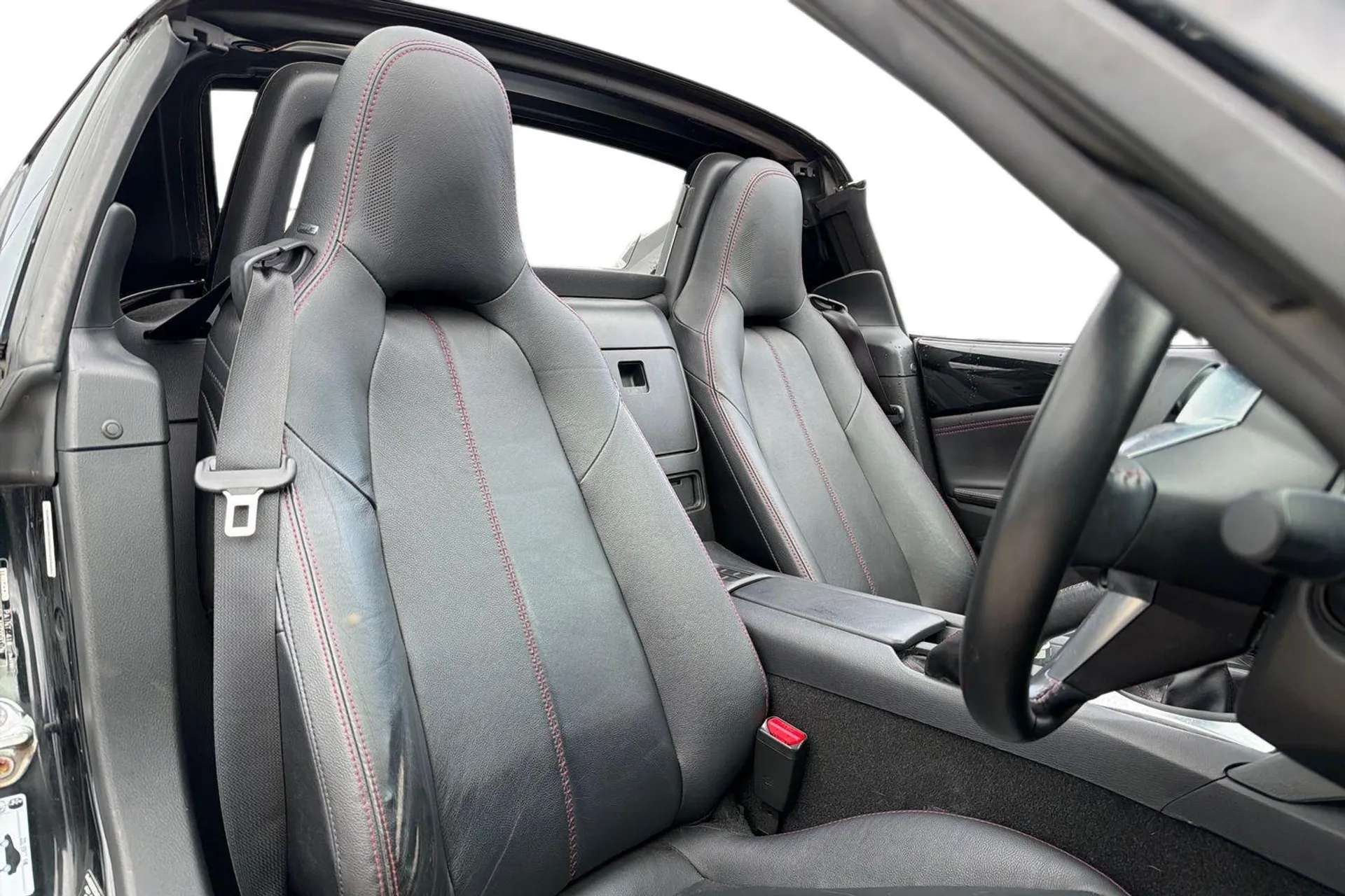 2017 MAZDA MX-5 2017 MAZDA MX-5