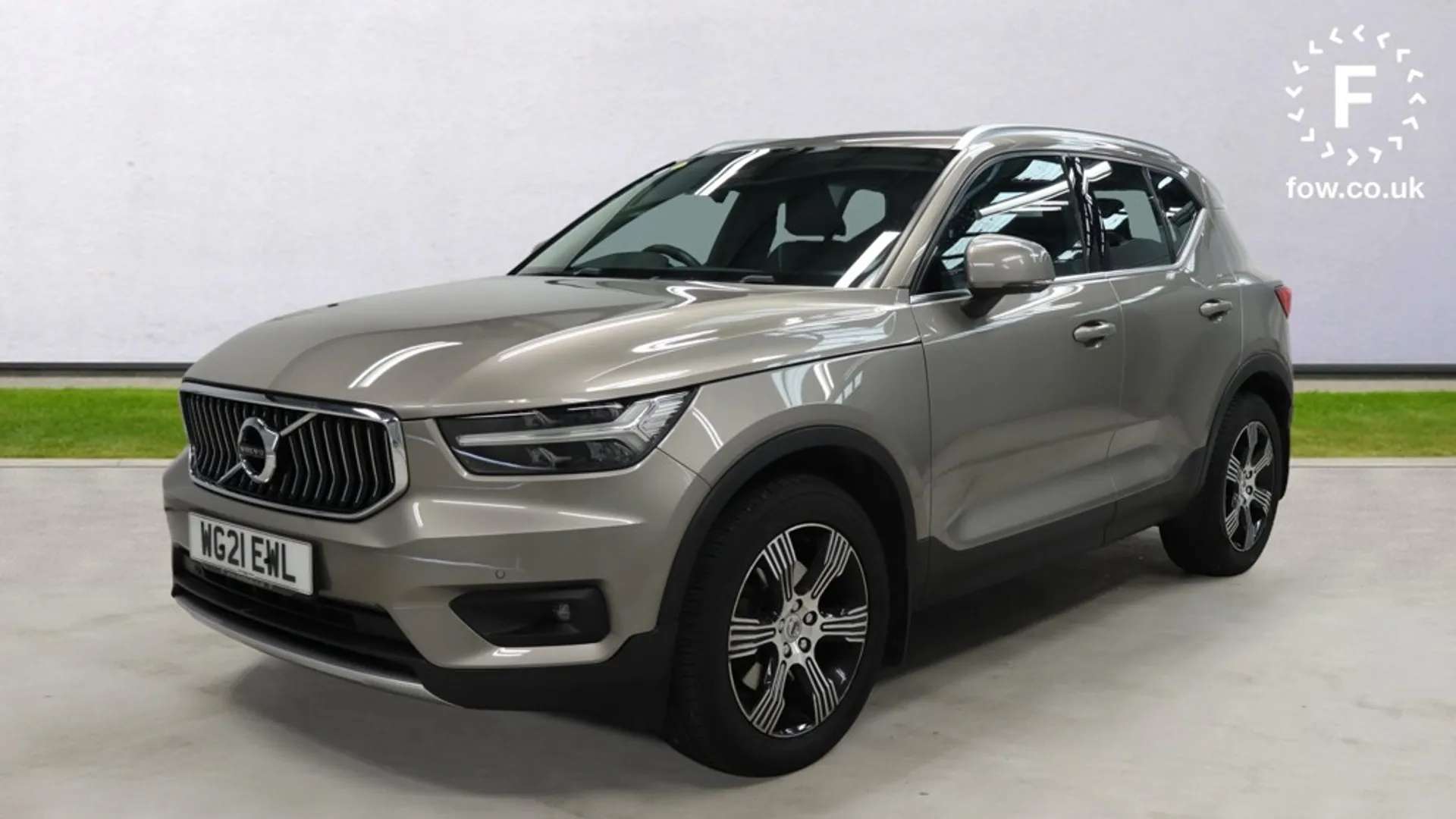 2021 VOLVO XC40 2021 VOLVO XC40