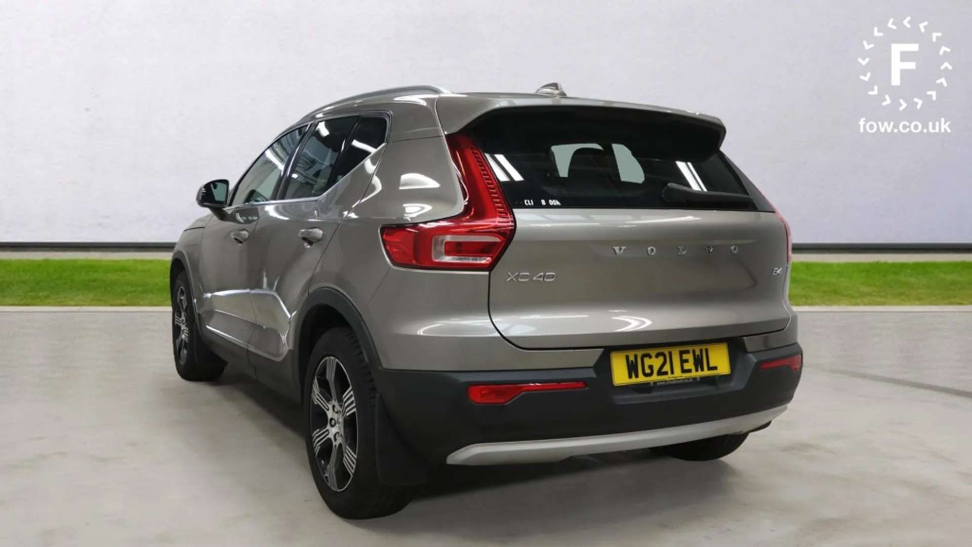 2021 VOLVO XC40 2021 VOLVO XC40