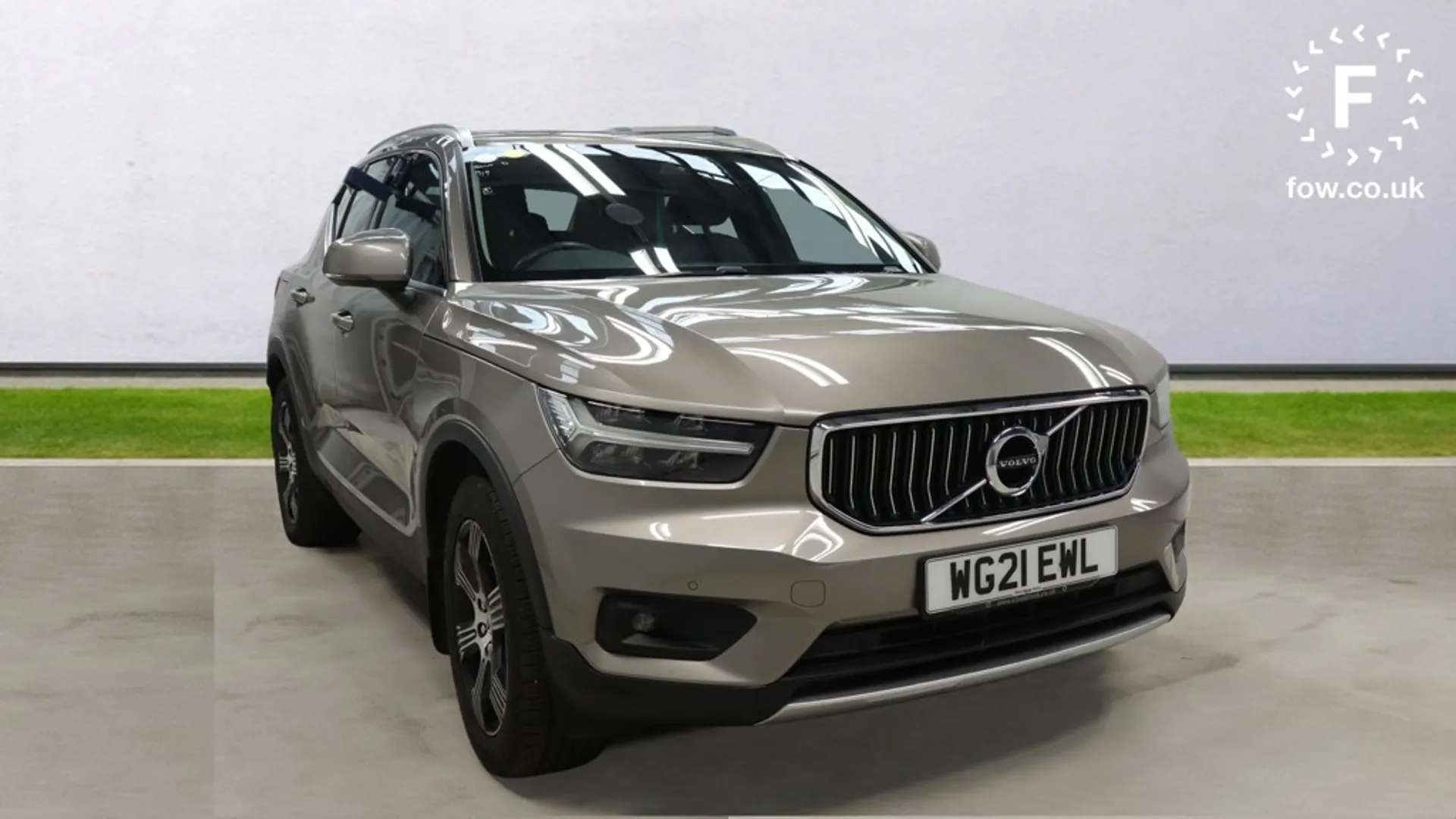 2021 VOLVO XC40 2021 VOLVO XC40