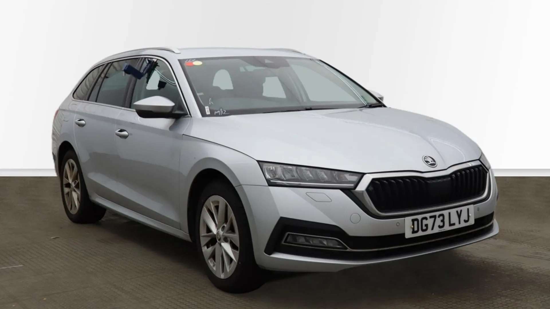 Check out this Skoda Octavia 2023 Petrol Manual