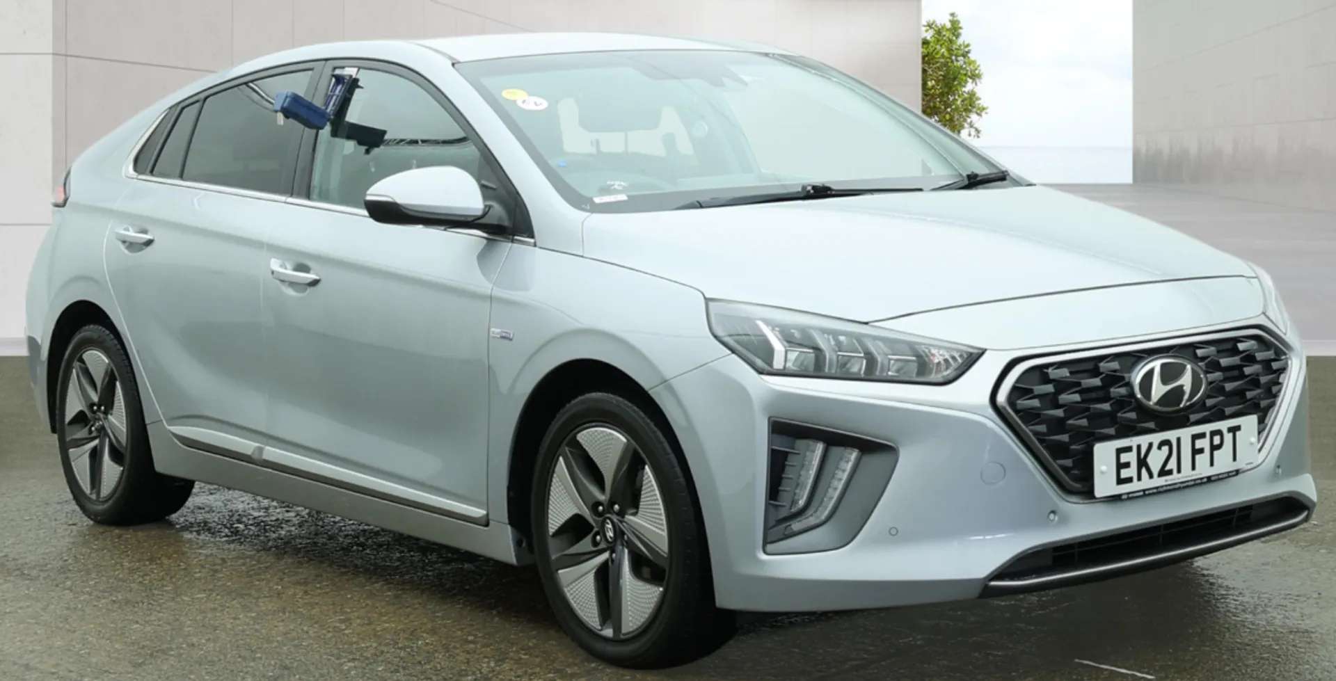 A 2021 HYUNDAI IONIQ 1.6 GDi Hybrid Premium SE 5dr DCT [ Wireless phone charging pad , Parking system with rear camera and guidance system , Rear view monitor , Heated fro A 2021 HYUNDAI IONIQ 1.6 GDi Hybrid Premium SE 5dr DCT [ Wireless phone charging pad , Parking system with rear camera and guidance system , Rear view monitor , Heated fro