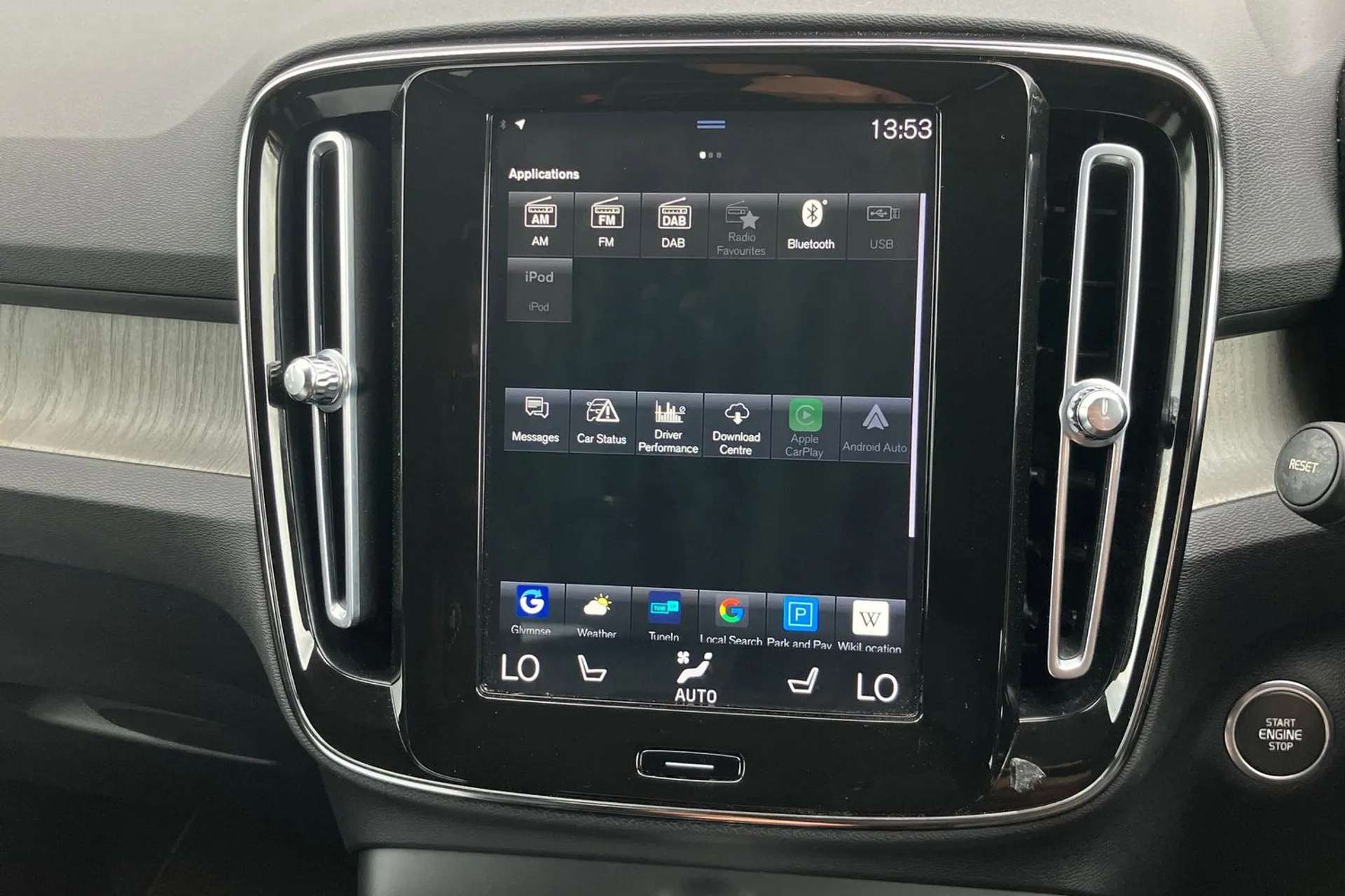 2019 VOLVO XC40 2019 VOLVO XC40