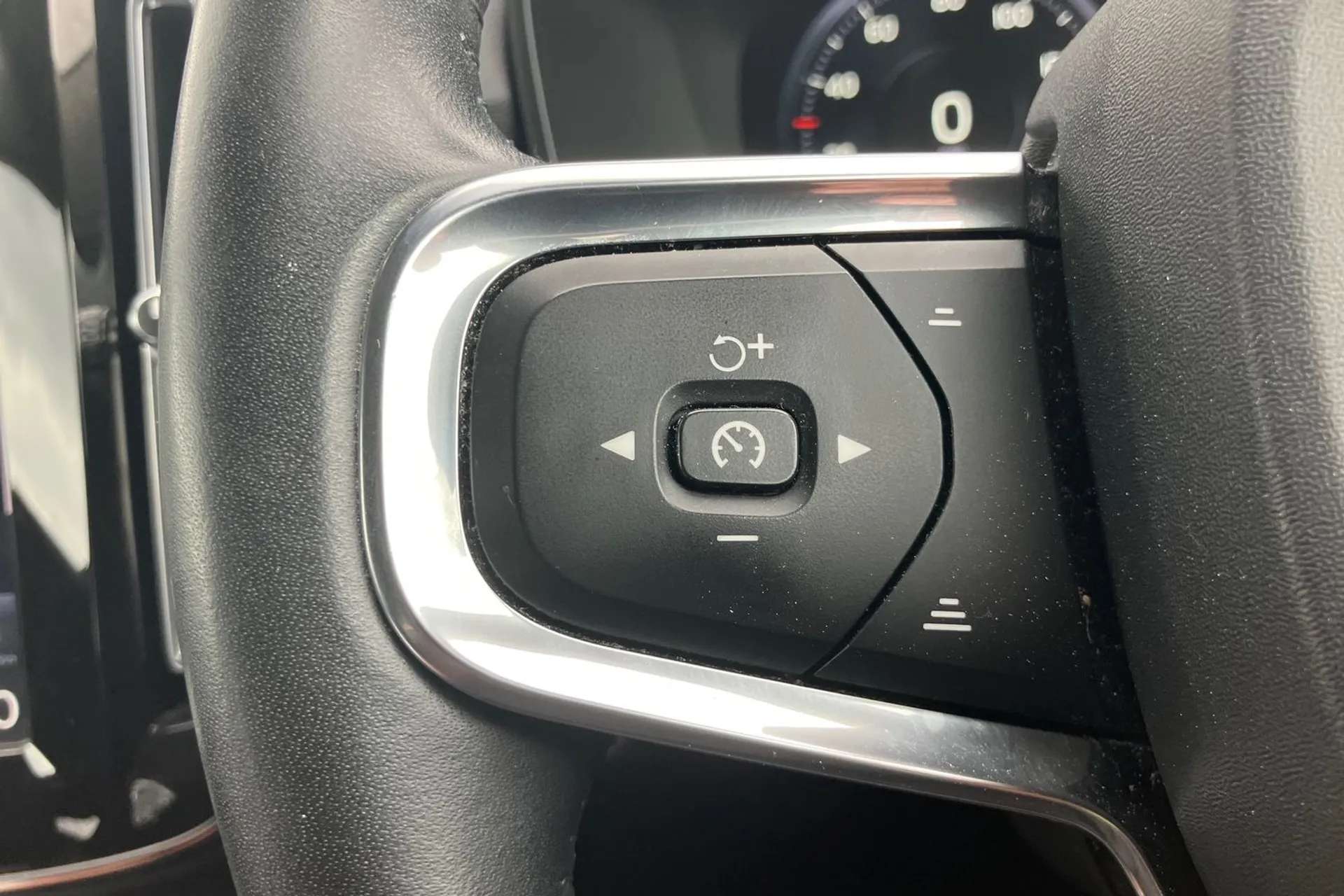 2019 VOLVO XC40 2019 VOLVO XC40